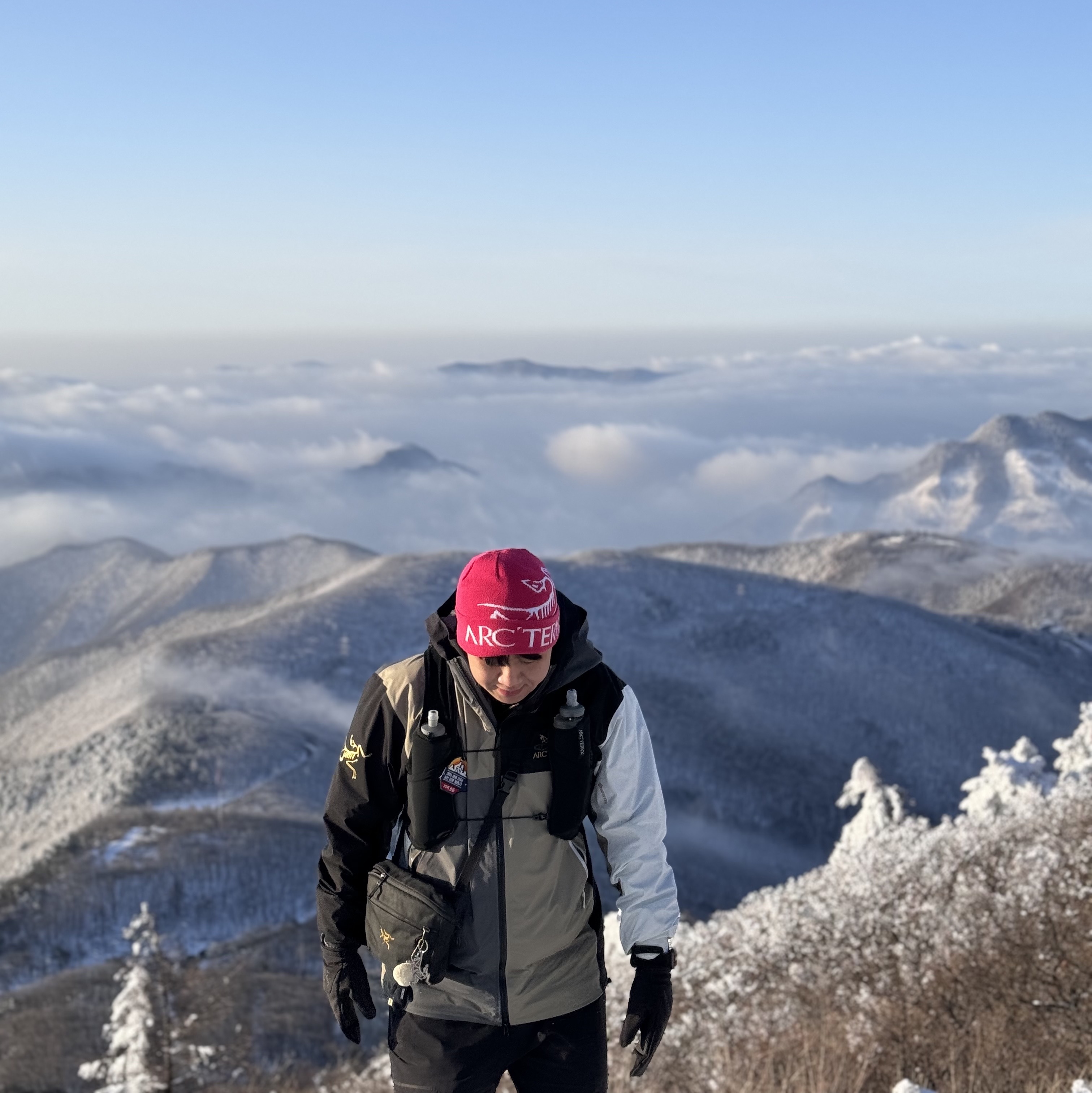 Arc'teryx x Beams Dimensions Beta Jacket Multi, Arc'teryx Mantis 2 Waistpack 24K Black 착용 스타일 - 5