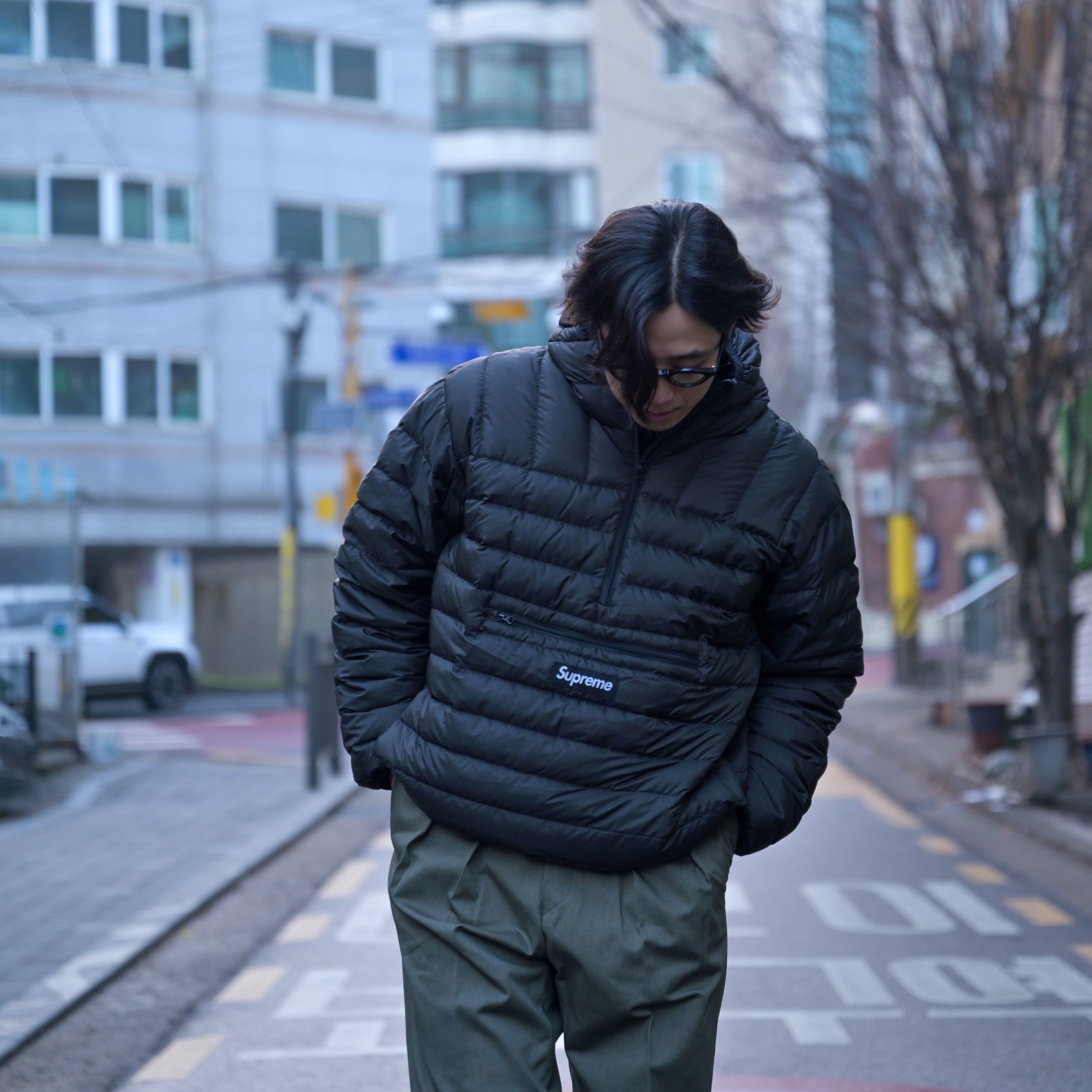 Supreme Micro Down Half Zip Hooded Pullover Black - 23FW, Clarks Wallabee Maple Suede 착용 스타일 - 1