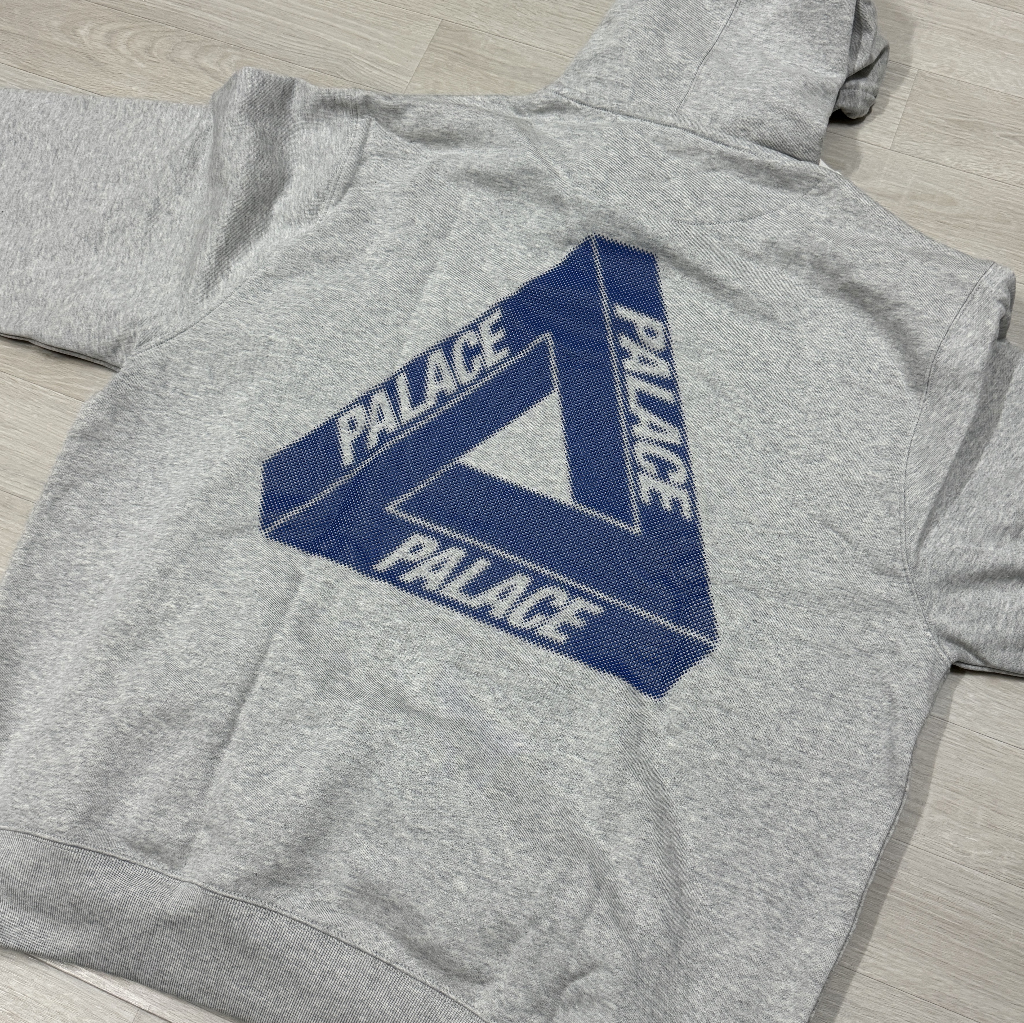 Palace Bit Grippy Tri-Ferg Hood Grey Marl - 24SS 착용 스타일 - 2