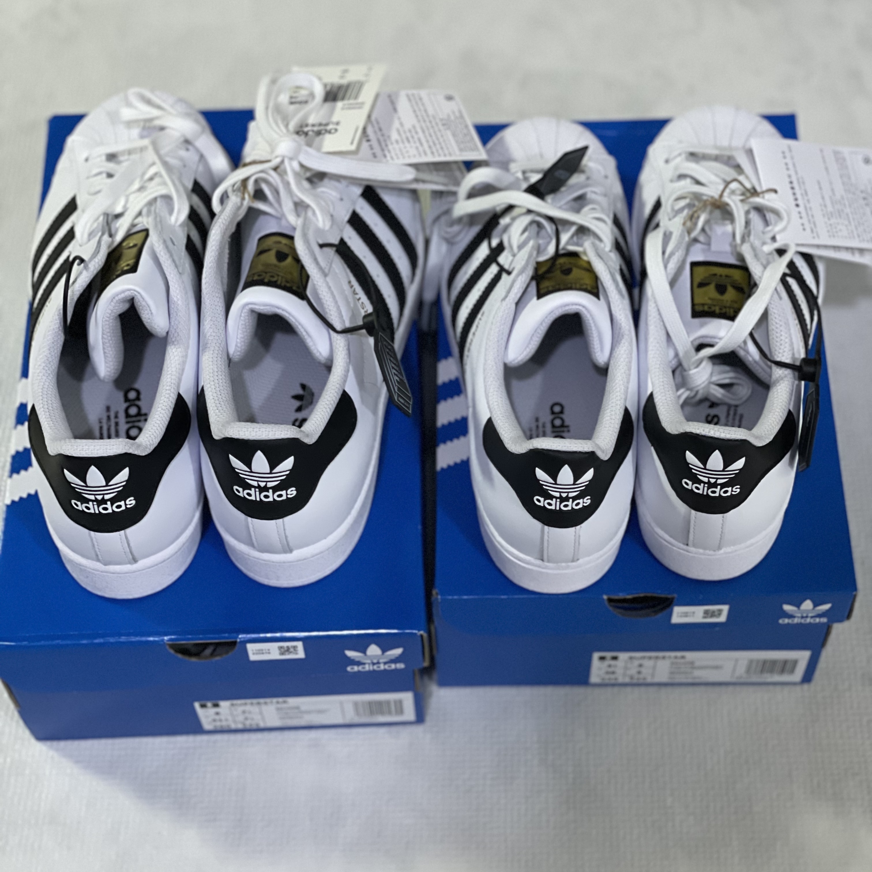 Adidas Superstar White Black 착용 스타일