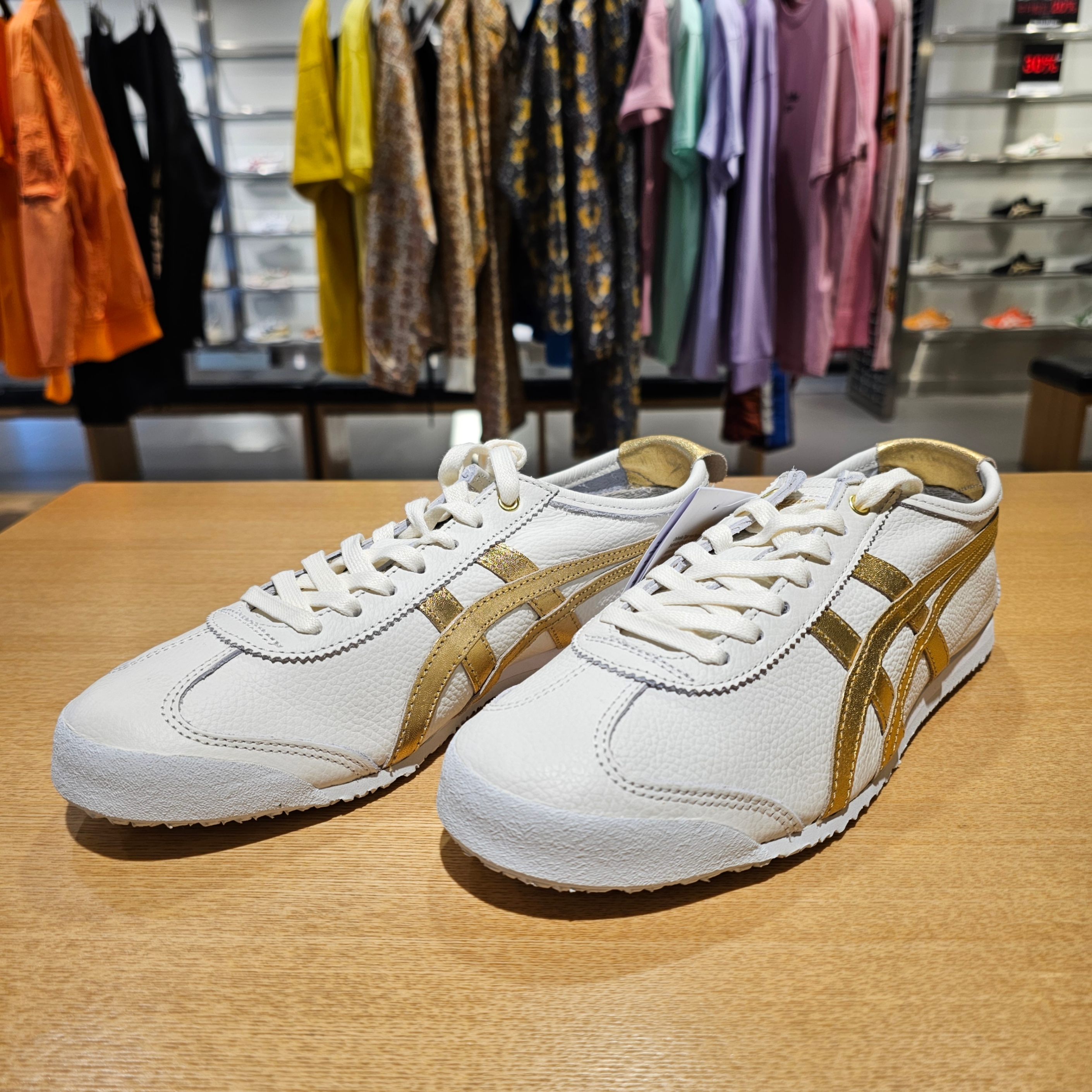 Onitsuka Tiger Mexico 66 White Gold 착용 스타일 - 2