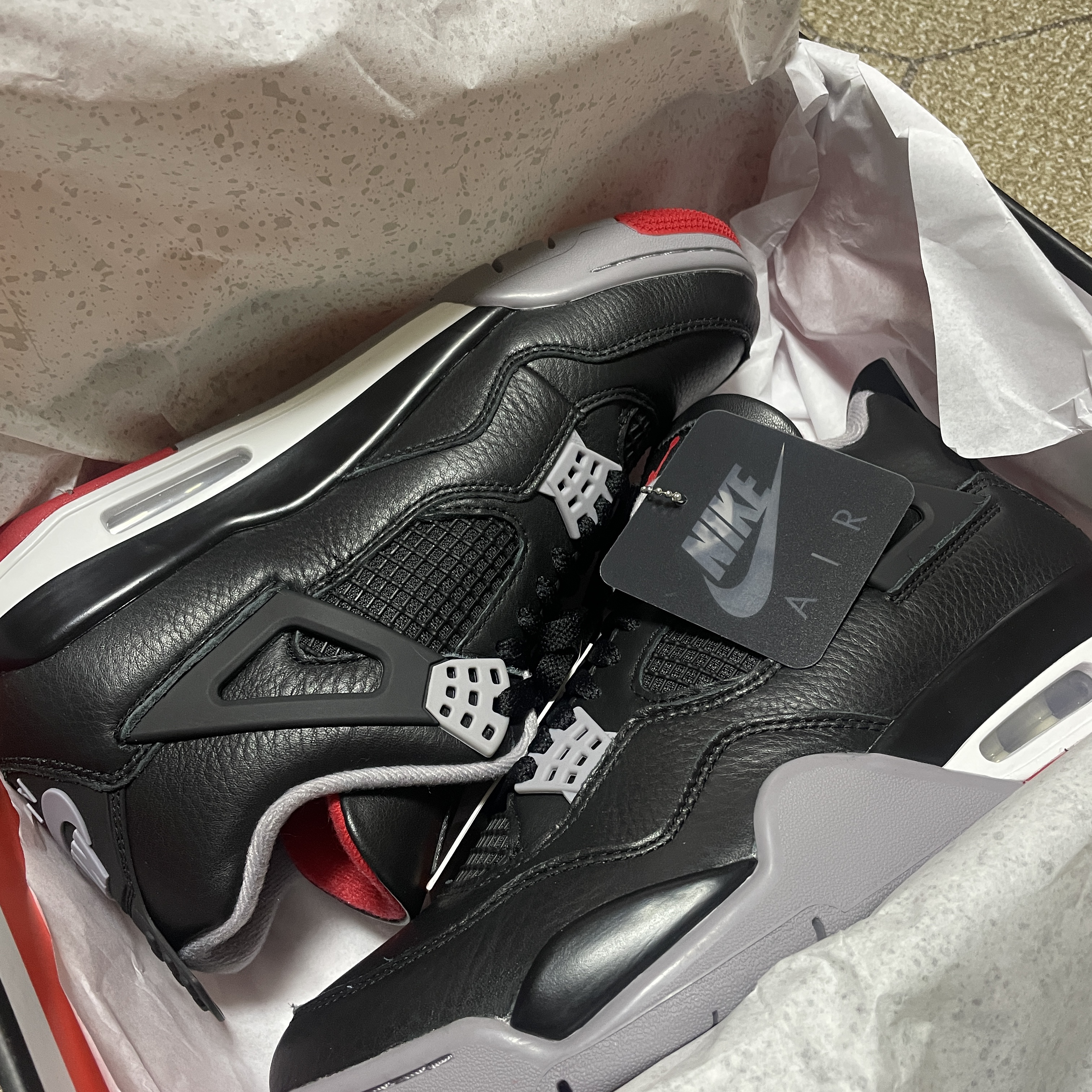 Jordan 4 Retro Bred Reimagined 착용 스타일 - 3