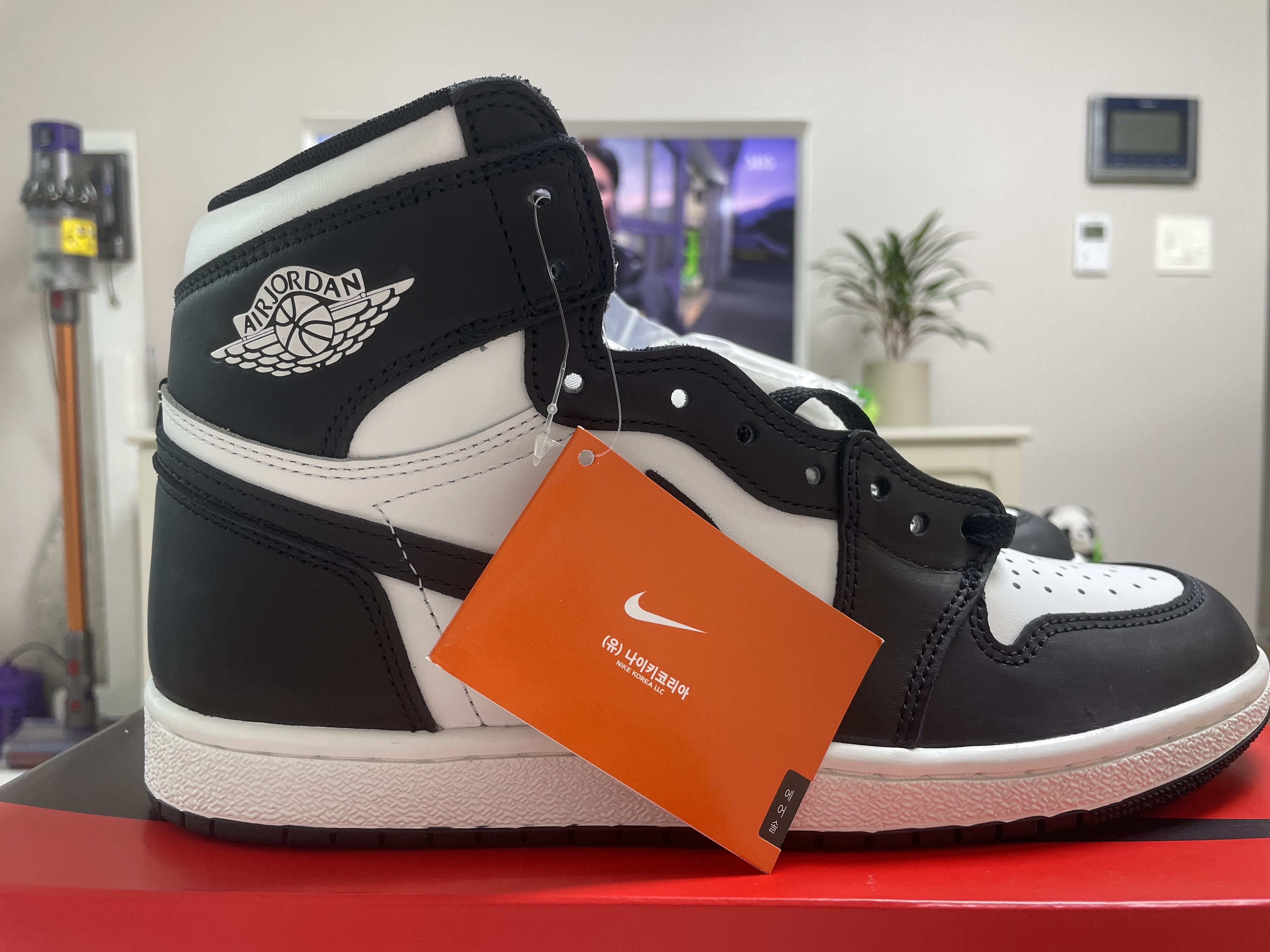 Jordan 1 High 85 Black White 착용 스타일 - 3