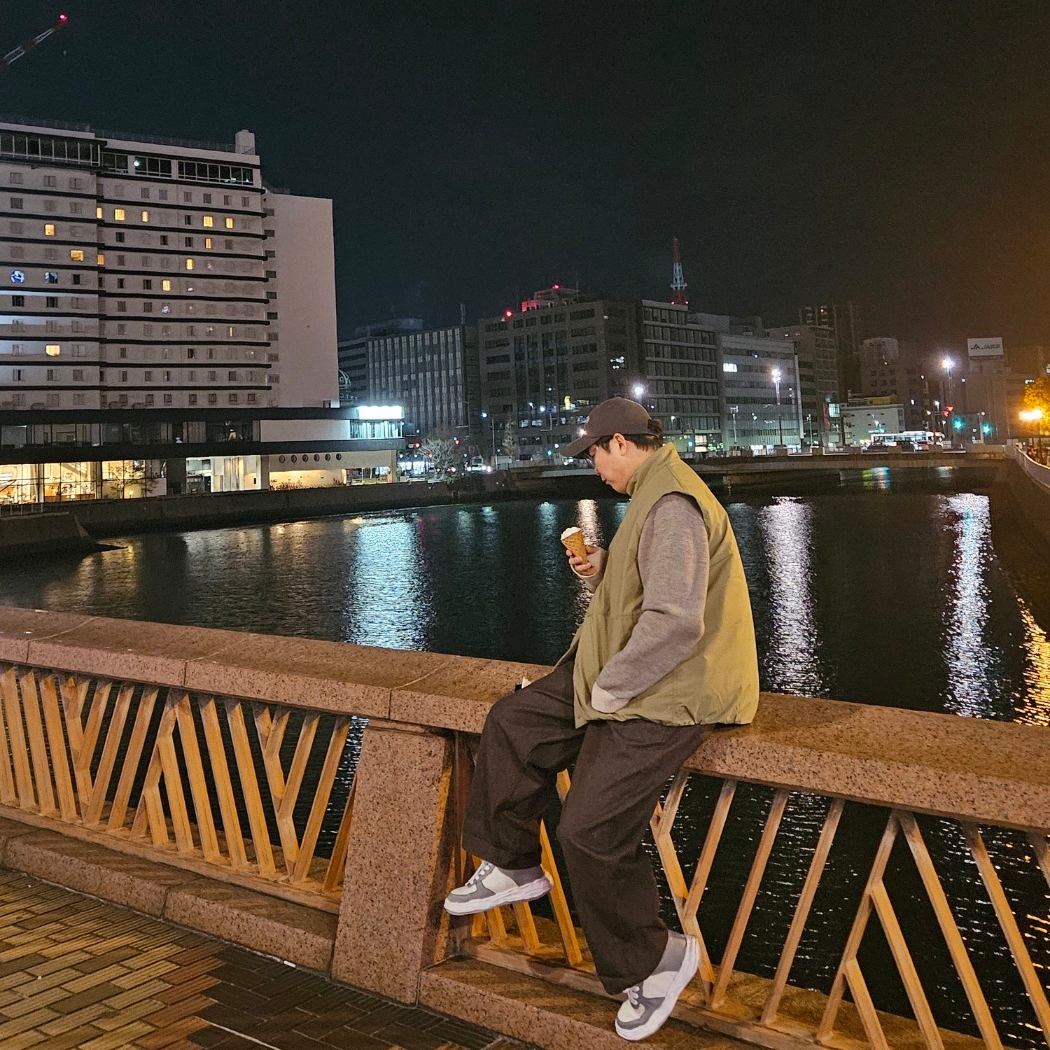 Maison Mihara Yasuhiro Wayne OG Sole Leather Low-top Sneakers Gray White, Jordan 1 Retro High OG Chicago 2022 착용 스타일 - 1