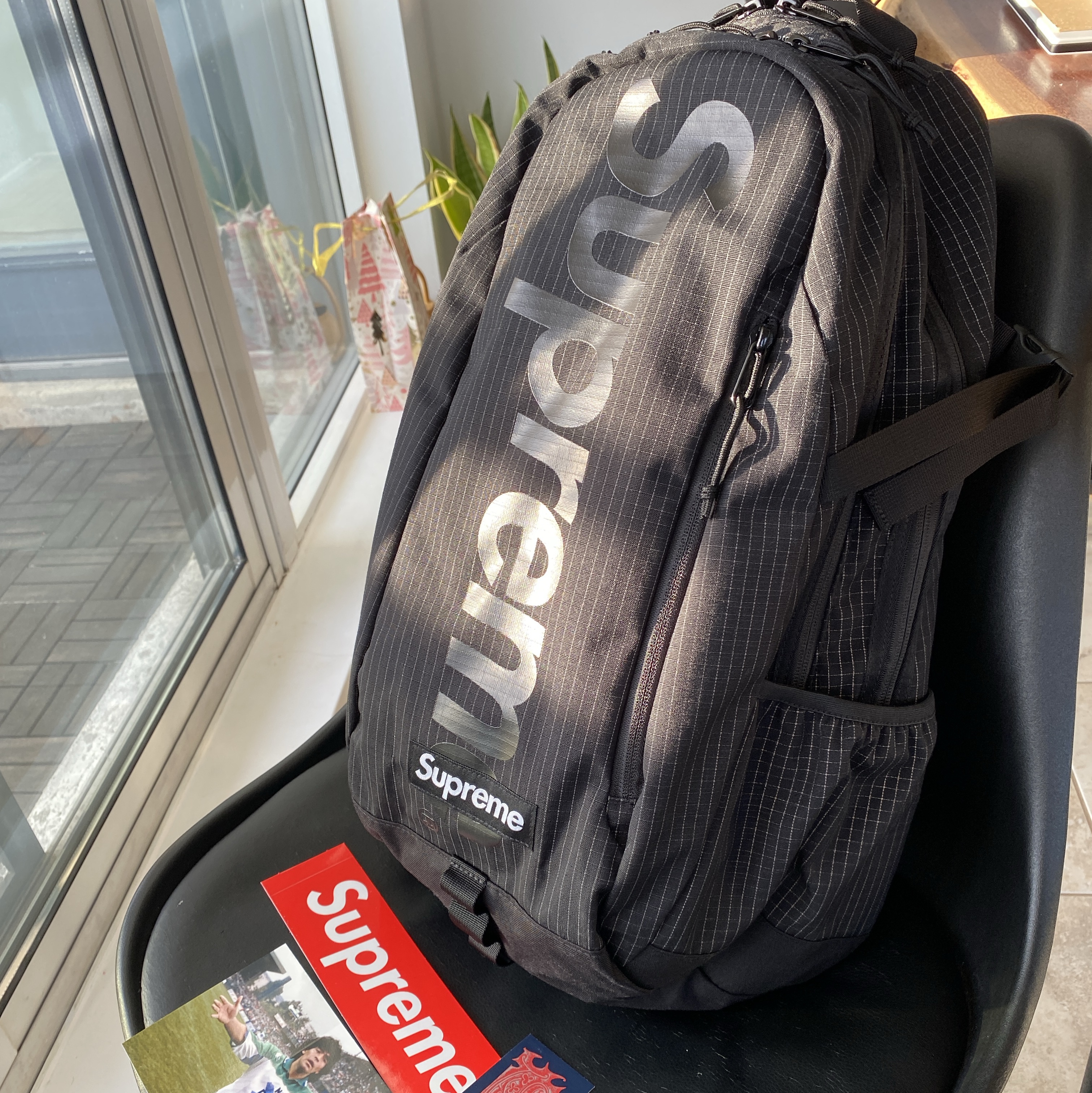 Supreme Backpack Black - 24SS 착용 스타일 - 1