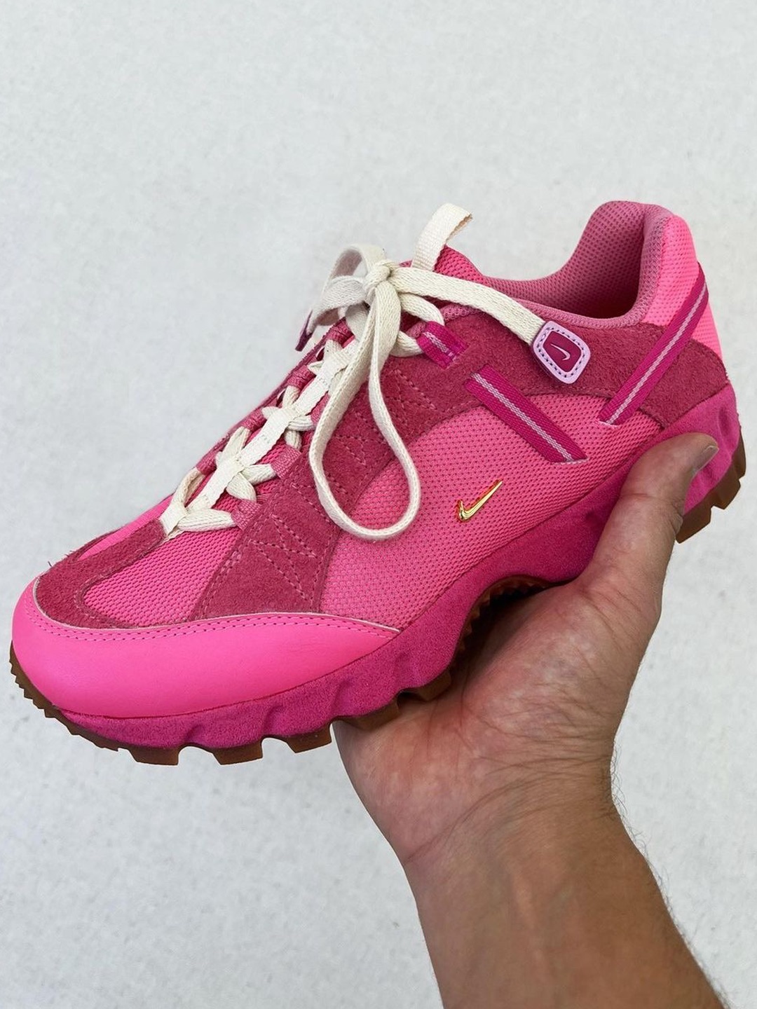 Nike x Jacquemus J Force 1 Low LX SP Black, Nike x Jacquemus J Force 1 Low LX SP White 착용 스타일 - 4