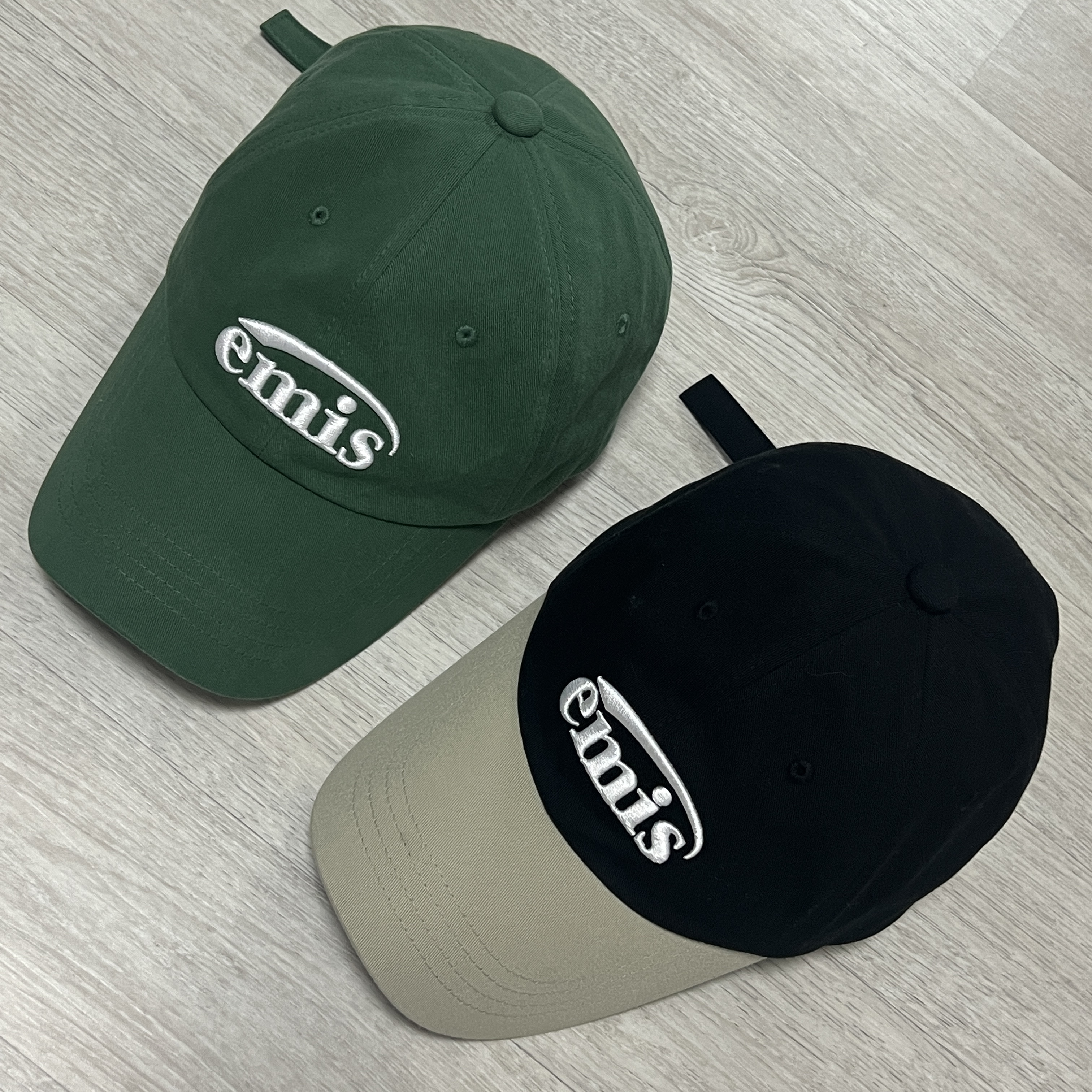 Emis New Logo Emis Cap Green 착용 스타일