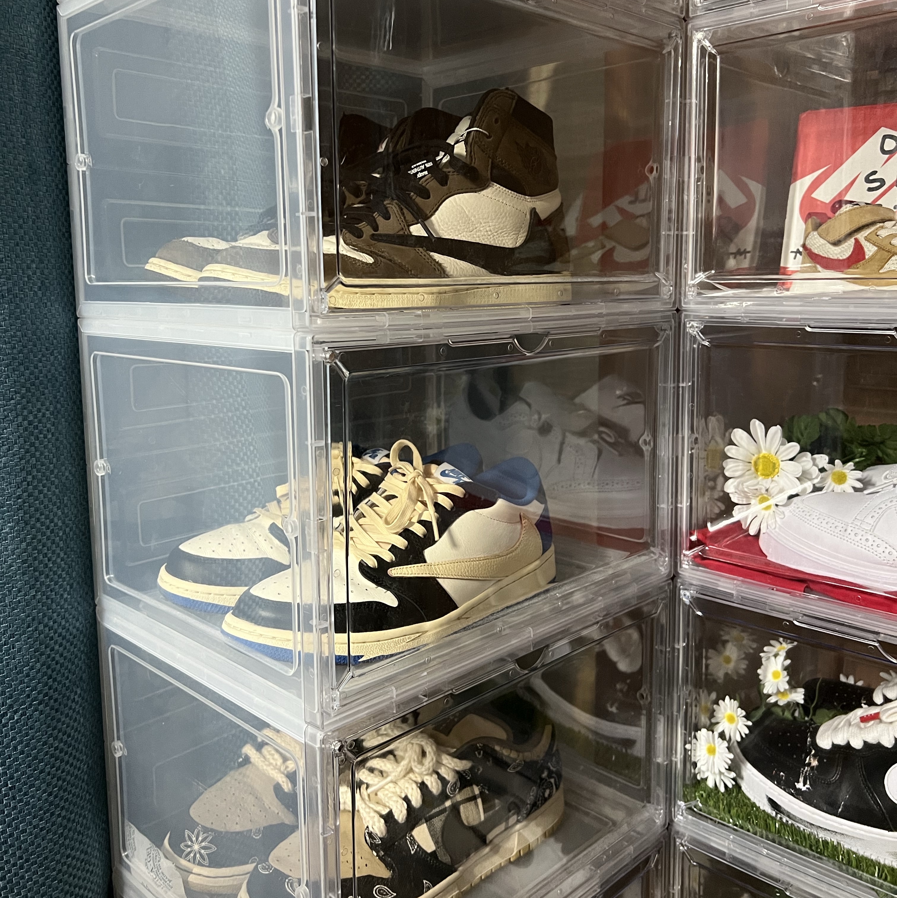 Jordan 1 x Travis Scott x Fragment Retro Low OG SP Military Blue, Jordan 1 x Travis Scott Retro High OG SP Mocha 착용 스타일