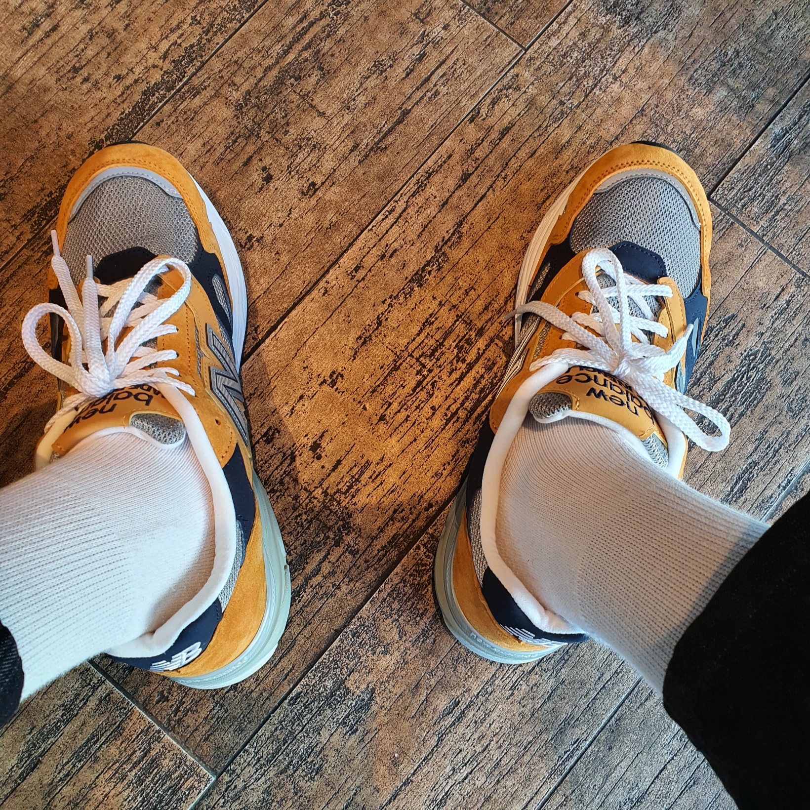 New Balance 920 Made in UK Yellow 착용 스타일
