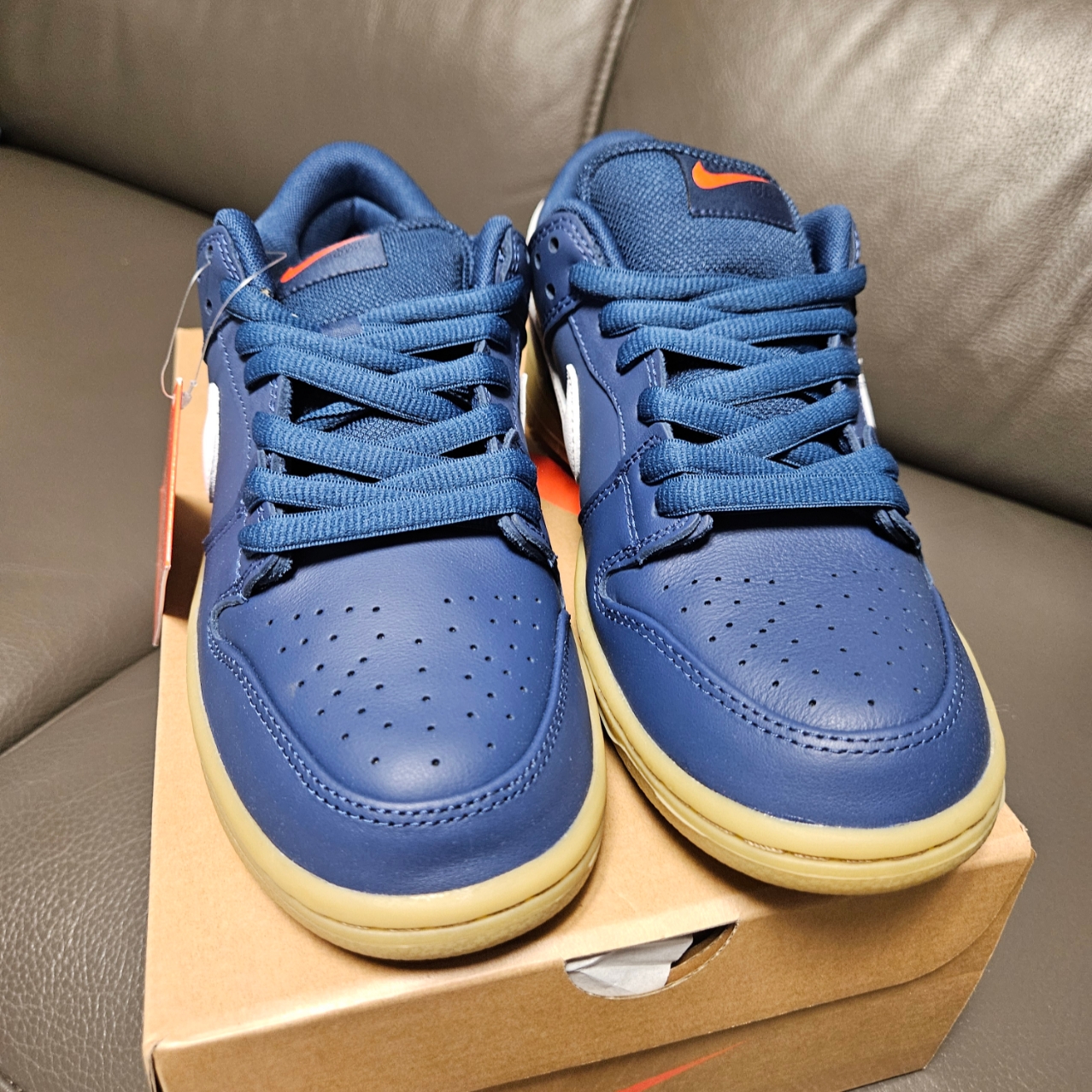 Nike SB Dunk Low Pro Navy Gum 착용 스타일
