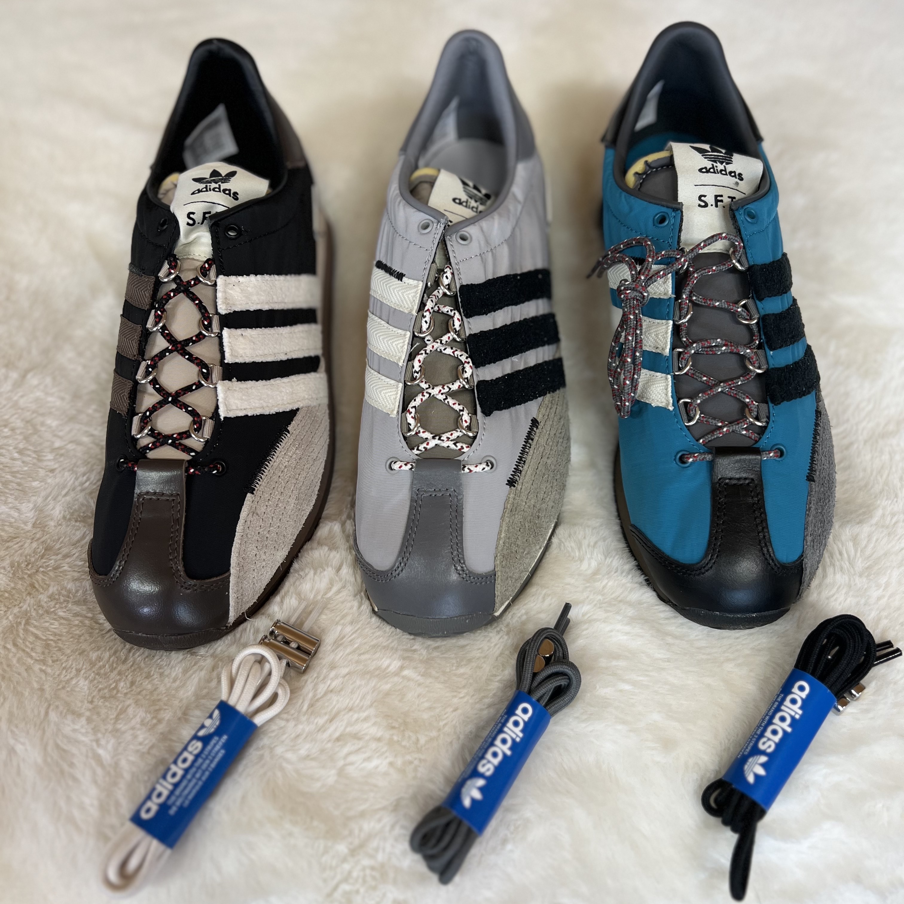 Adidas x Song for the Mute Country OG Core Black Core White, Adidas x Song for the Mute Country OG Grey Two Core Black 착용 스타일