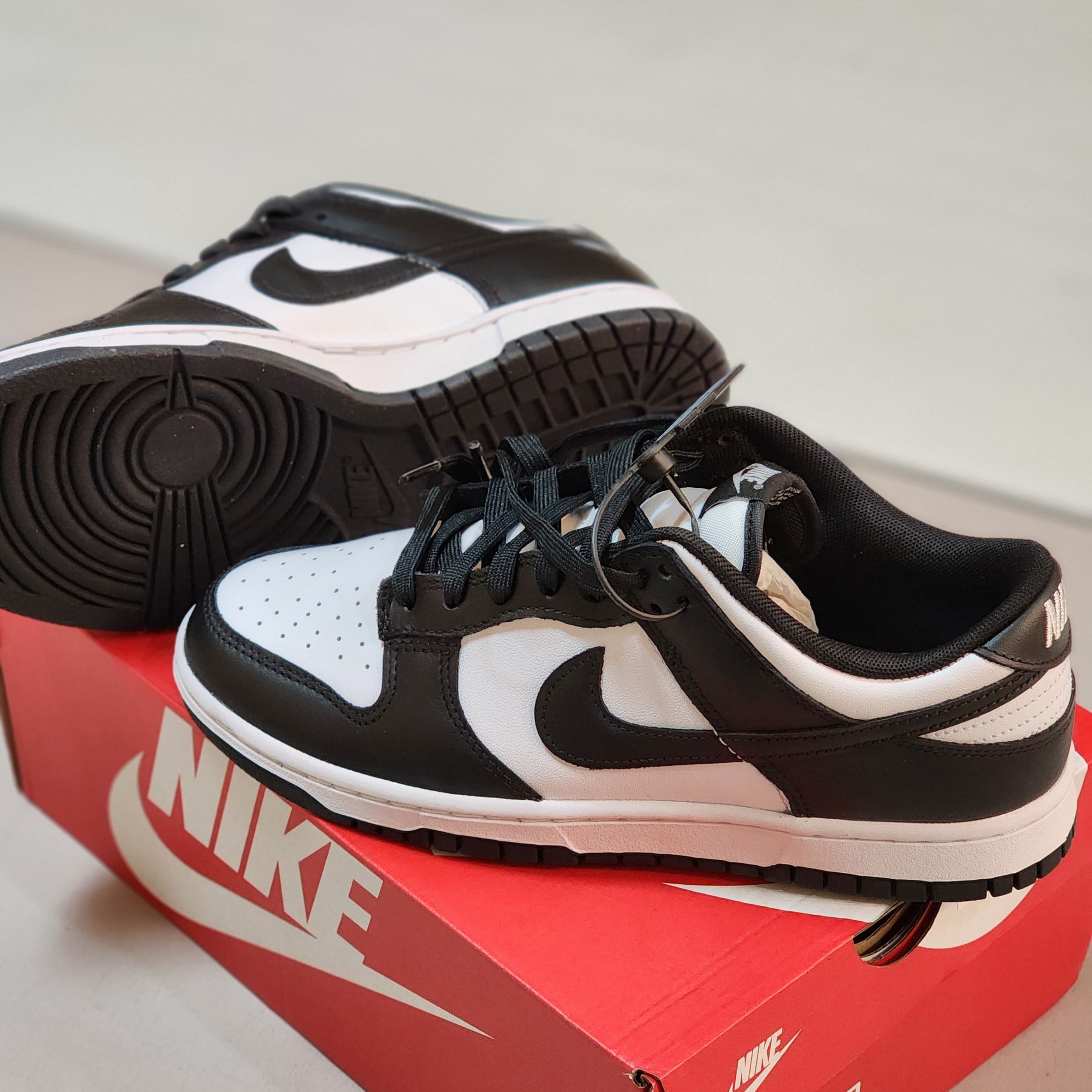 Nike Dunk Low Retro Black 착용 스타일 - 2