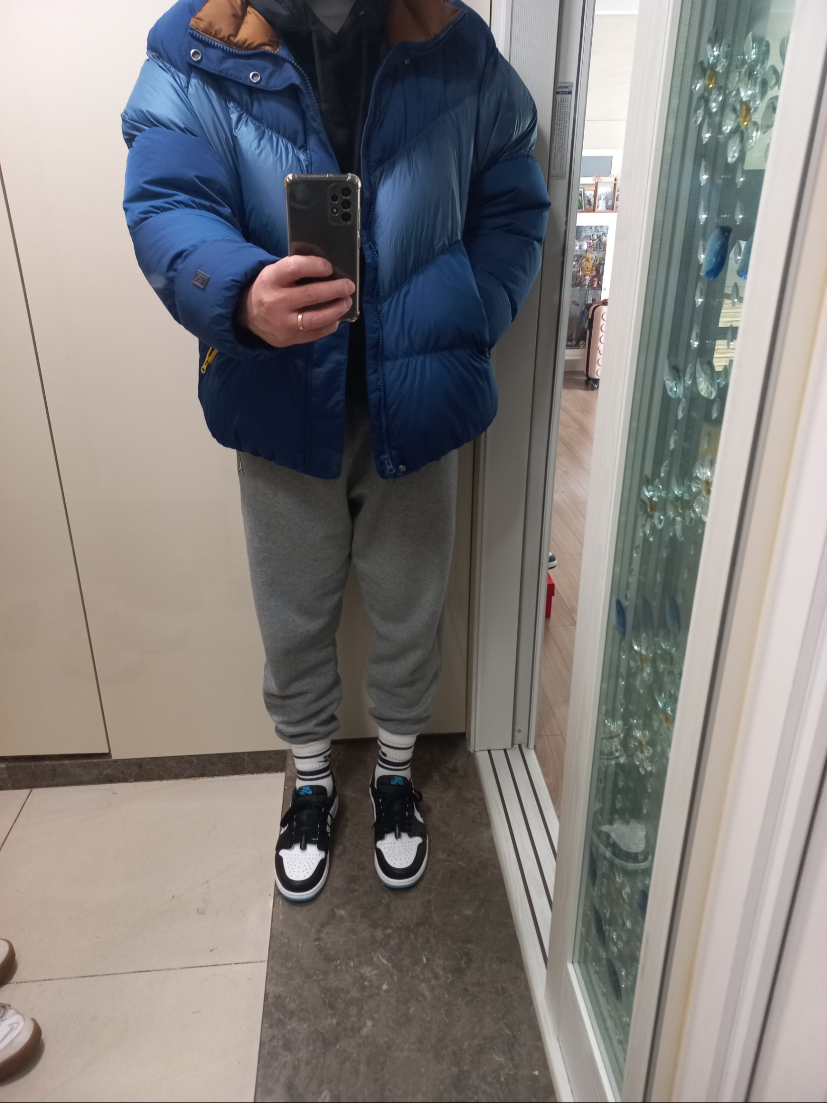 Jordan Essential Fleece Pants Carbon Heather - Asia, Nike Everyday Essential Crew Socks White (3 Pack/Korean Ver.) 착용 스타일