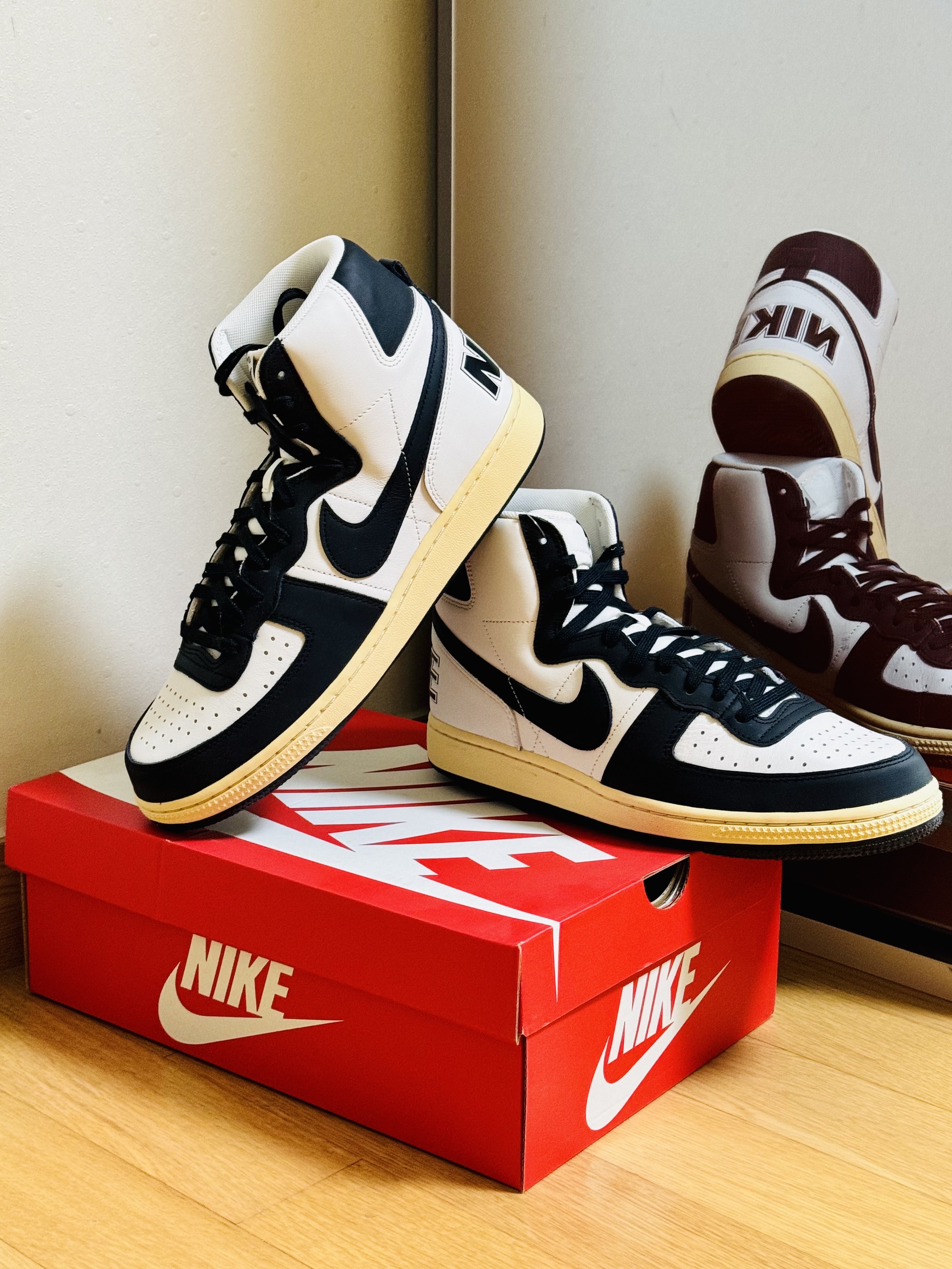 Nike Terminator High Black and Phantom 착용 스타일