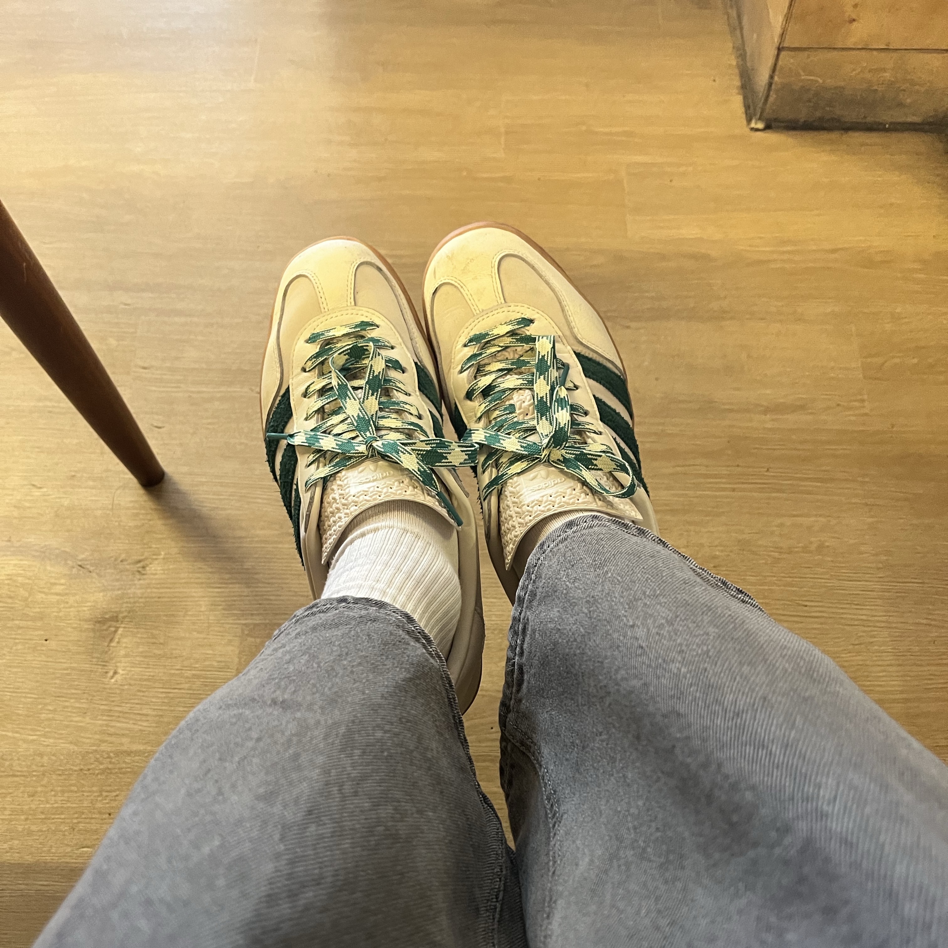 Adidas x Emmi Gazelle Indoor Off White Dark Green 착용 스타일