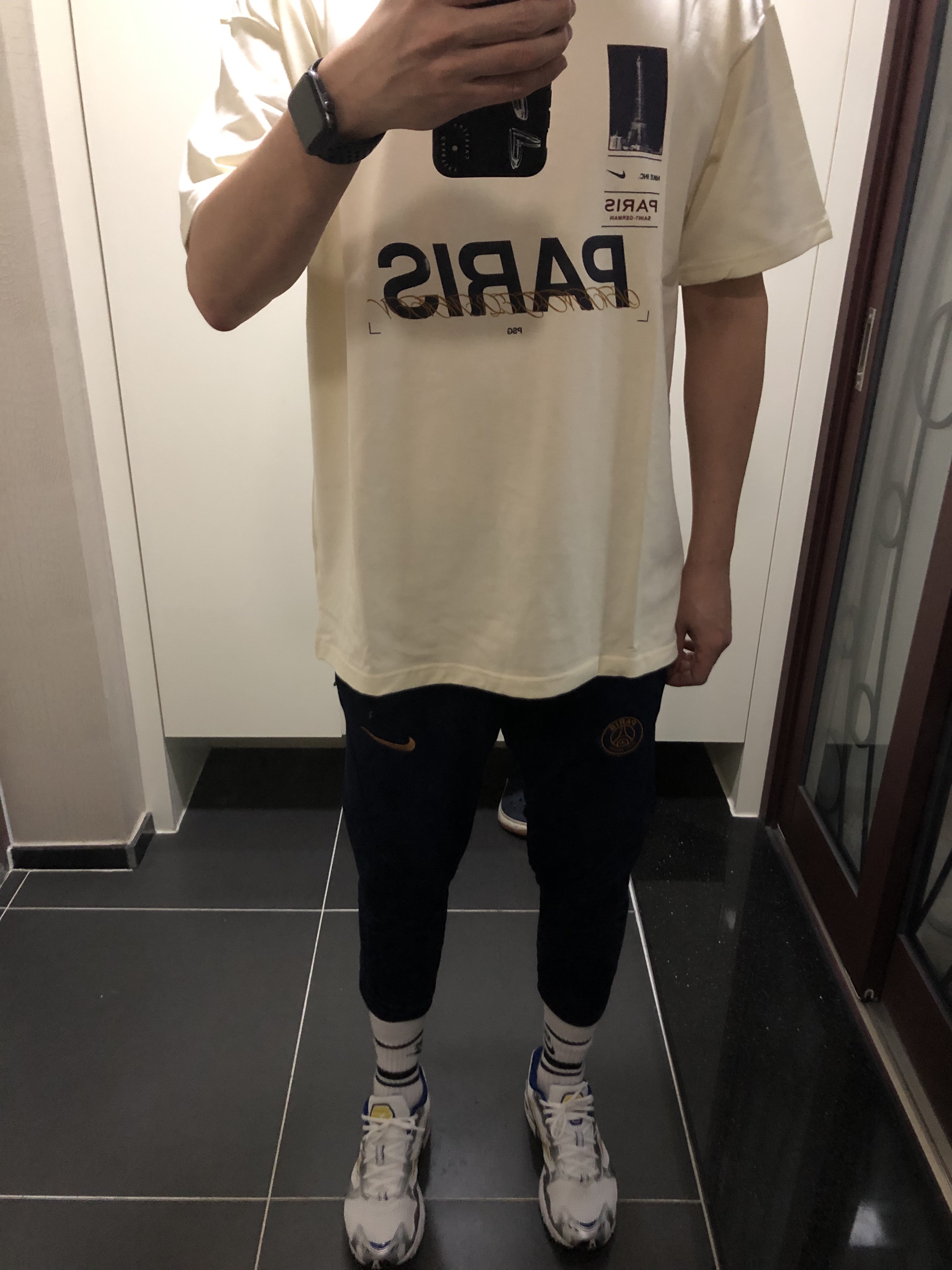 Nike Paris Saint-Germain Max90 Football T-Shirt Coconut Milk - US/EU, Nike Paris Saint-Germain Strike Dri-Fit Knit Pants Blackened Blue 착용 스타일