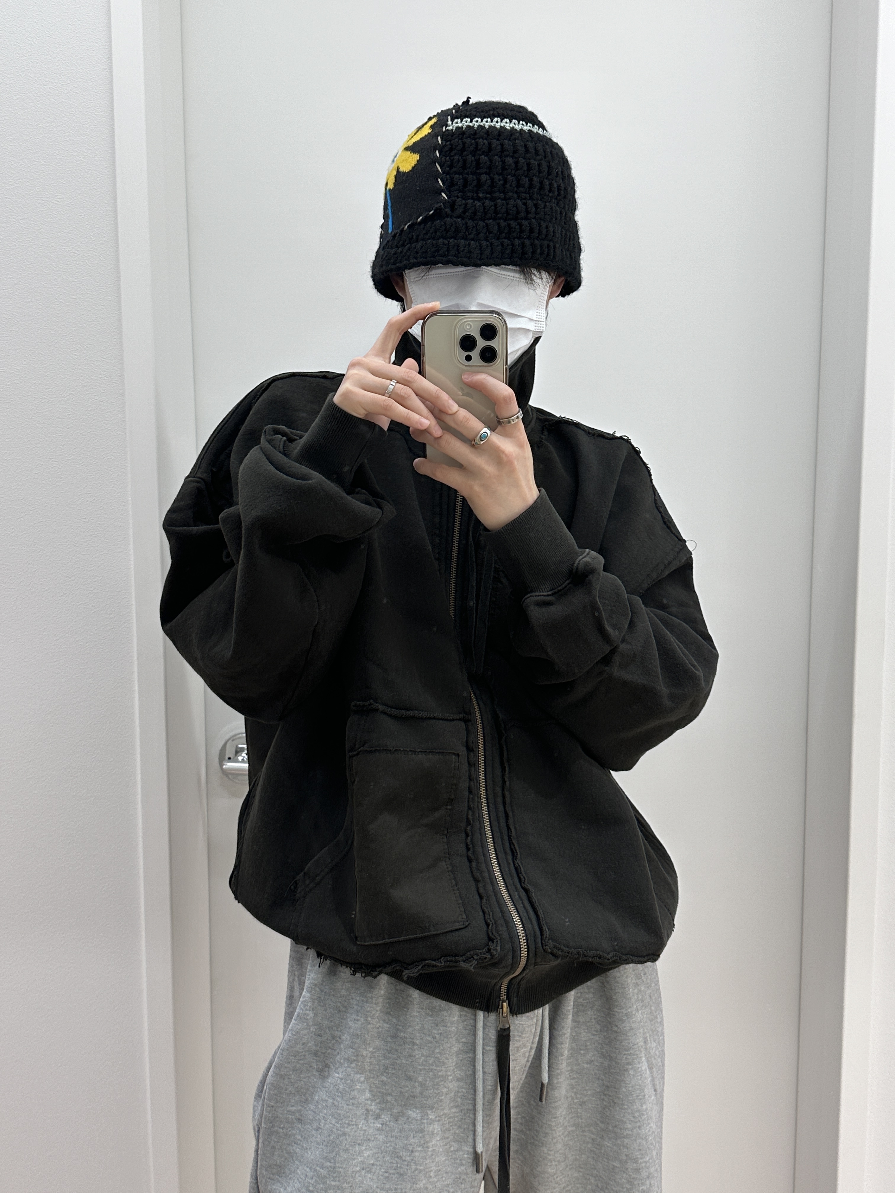Undermycar Gaor Multi Patched Vintage Zip-Up Ganache - 23SS 착용 스타일 - 1