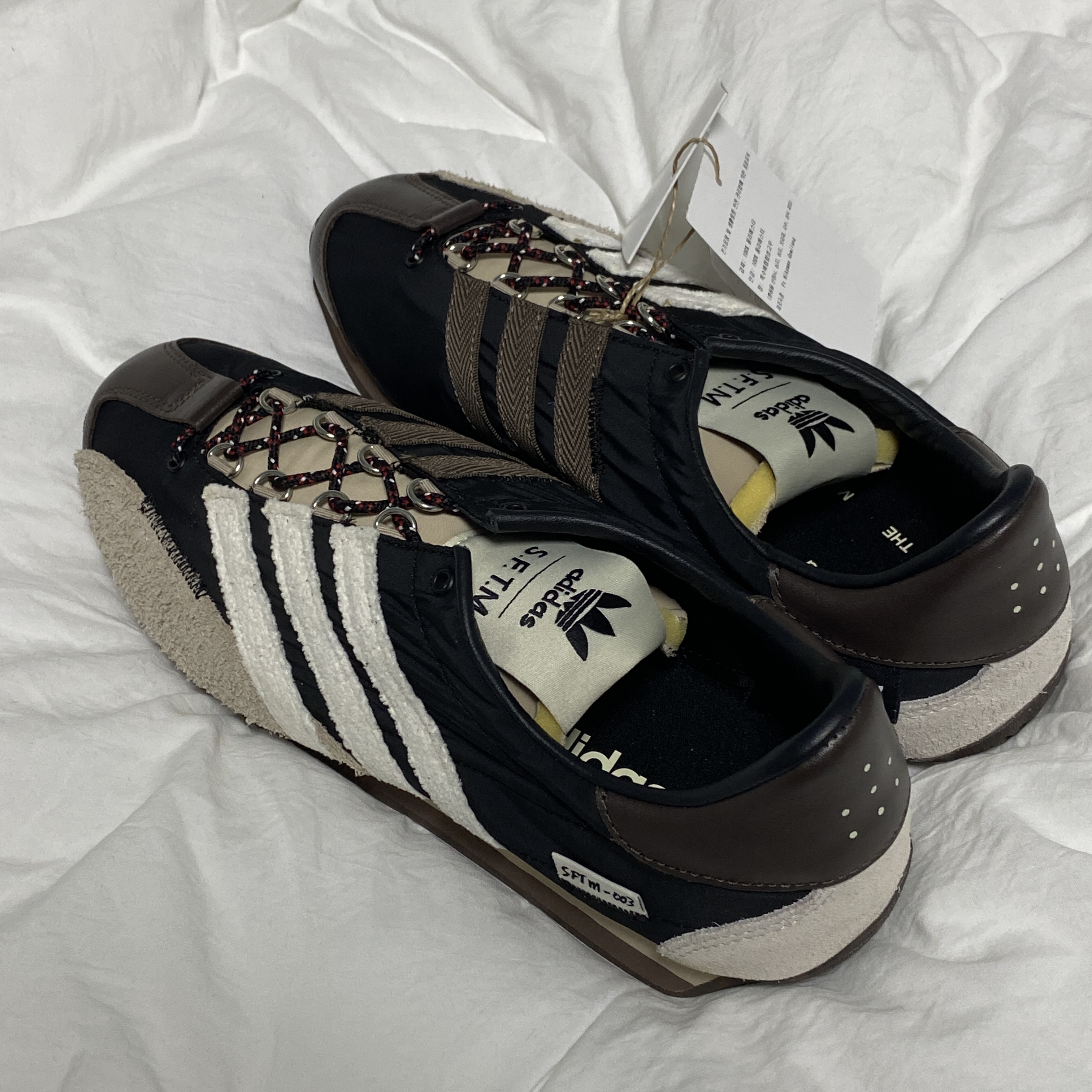 Adidas x Song for the Mute Country OG Core Black Core White 착용 스타일 - 4