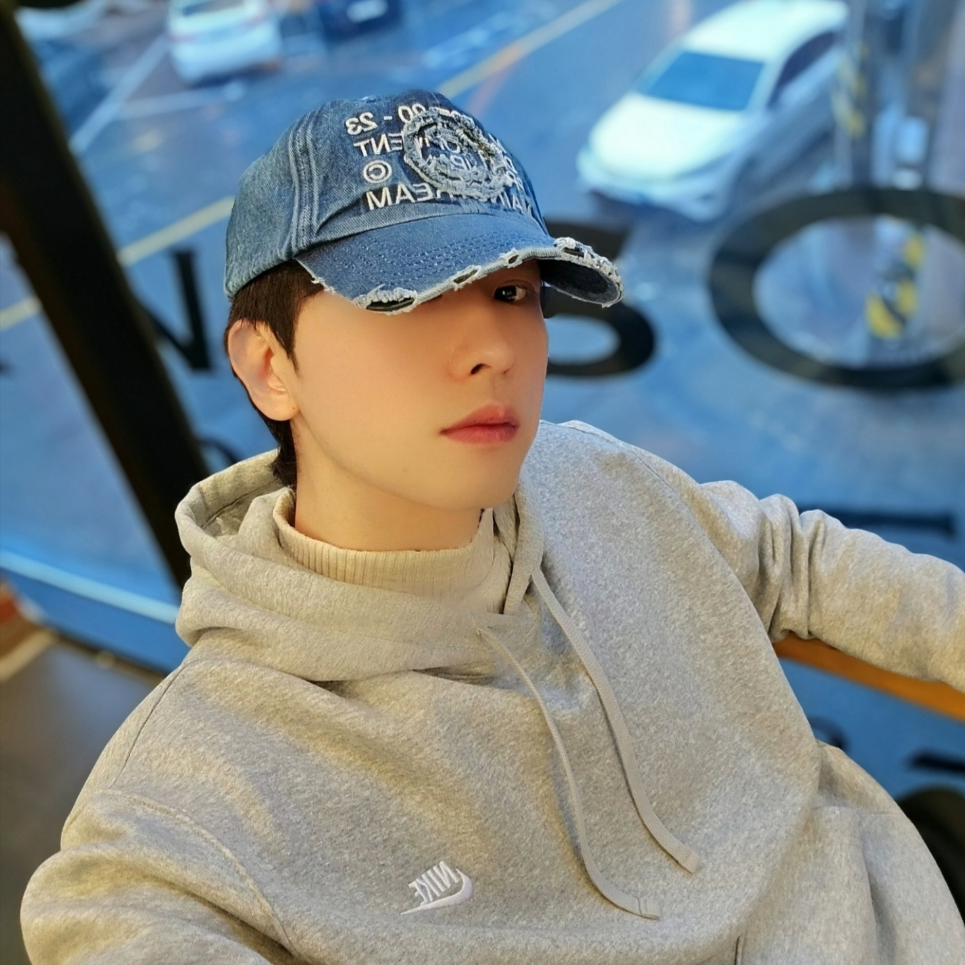 Millo Archive Core Denim Ball Cap Washed Blue, Nike NSW Club Fleece Pullover Hoodie Dark Grey Heather - Asia 착용 스타일 - 1