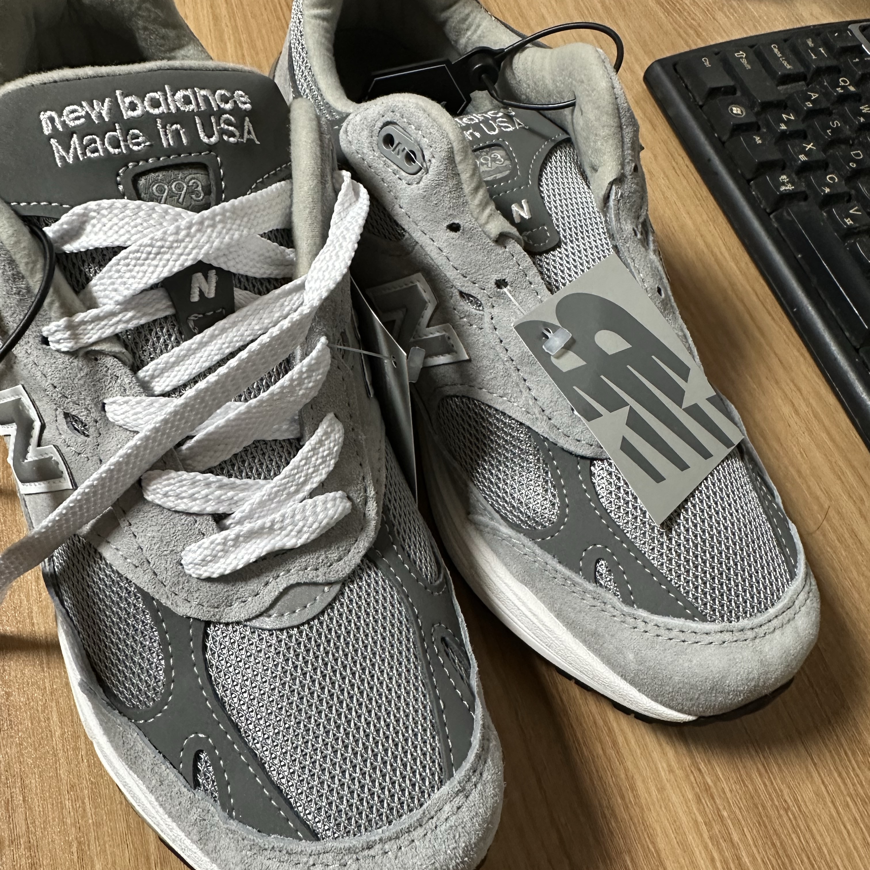 (W) New Balance 993 Made in USA Grey - B Standard 착용 스타일