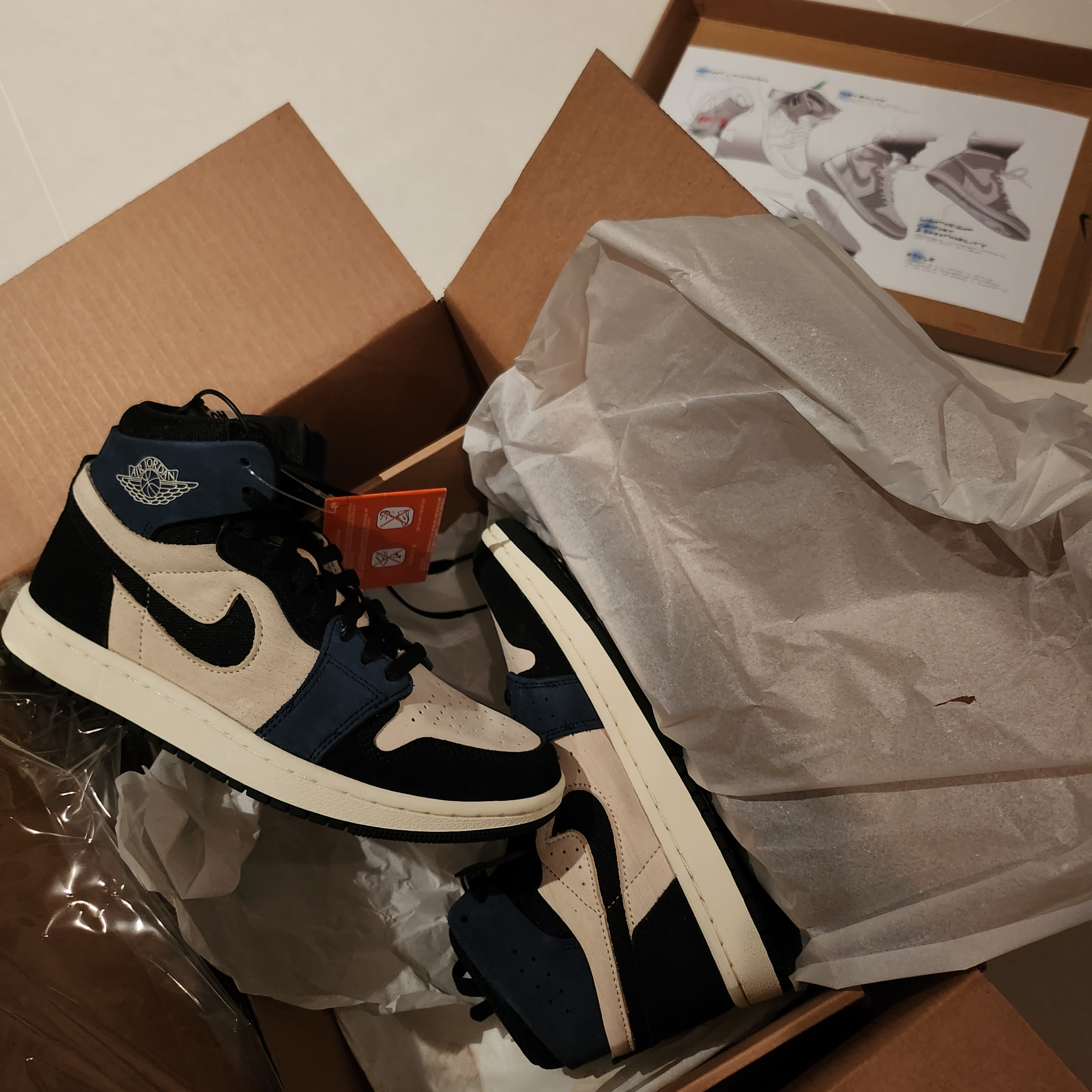 (W) Jordan 1 Zoom Air CMFT 2 Muslin Blackened Blue 착용 스타일