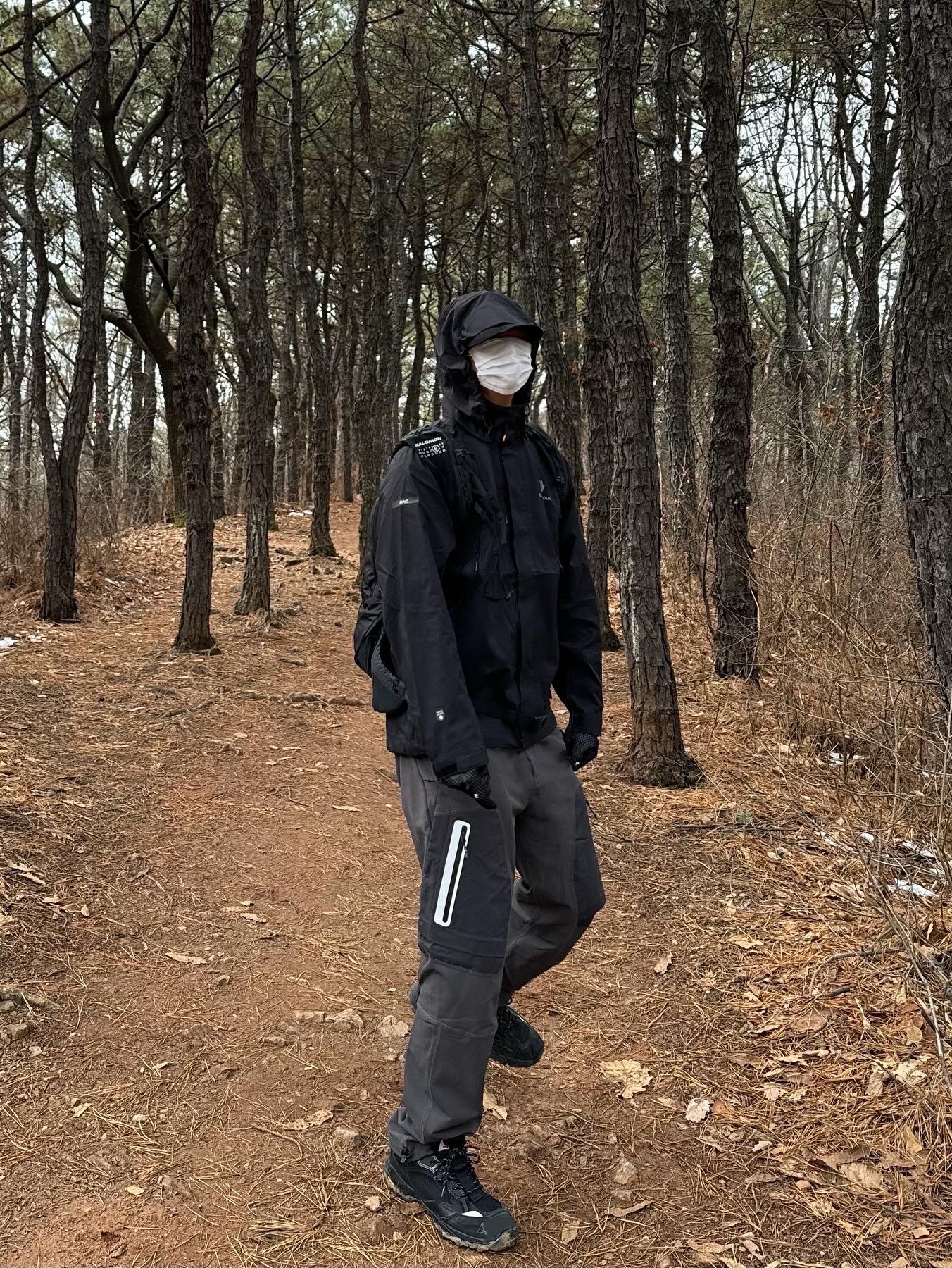 Roa Hiking Lhakpa Black, Salomon x MM6 Maison Margiela XT-15 Black 착용 스타일 - 2
