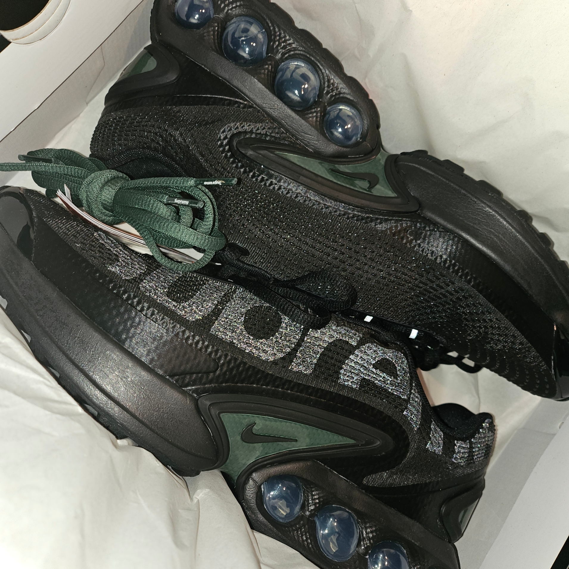 Nike x Supreme Air Max DN SP Black Galactic Jade 착용 스타일
