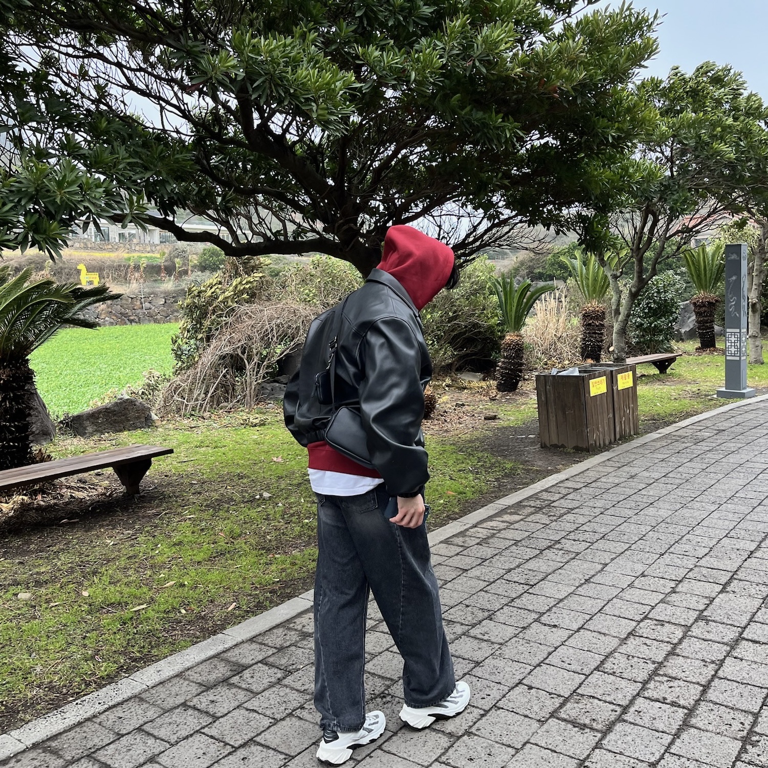 IAB Studio Hoodie Raspberry, Salomon Speedverse PRG White Vanilla Ice 착용 스타일