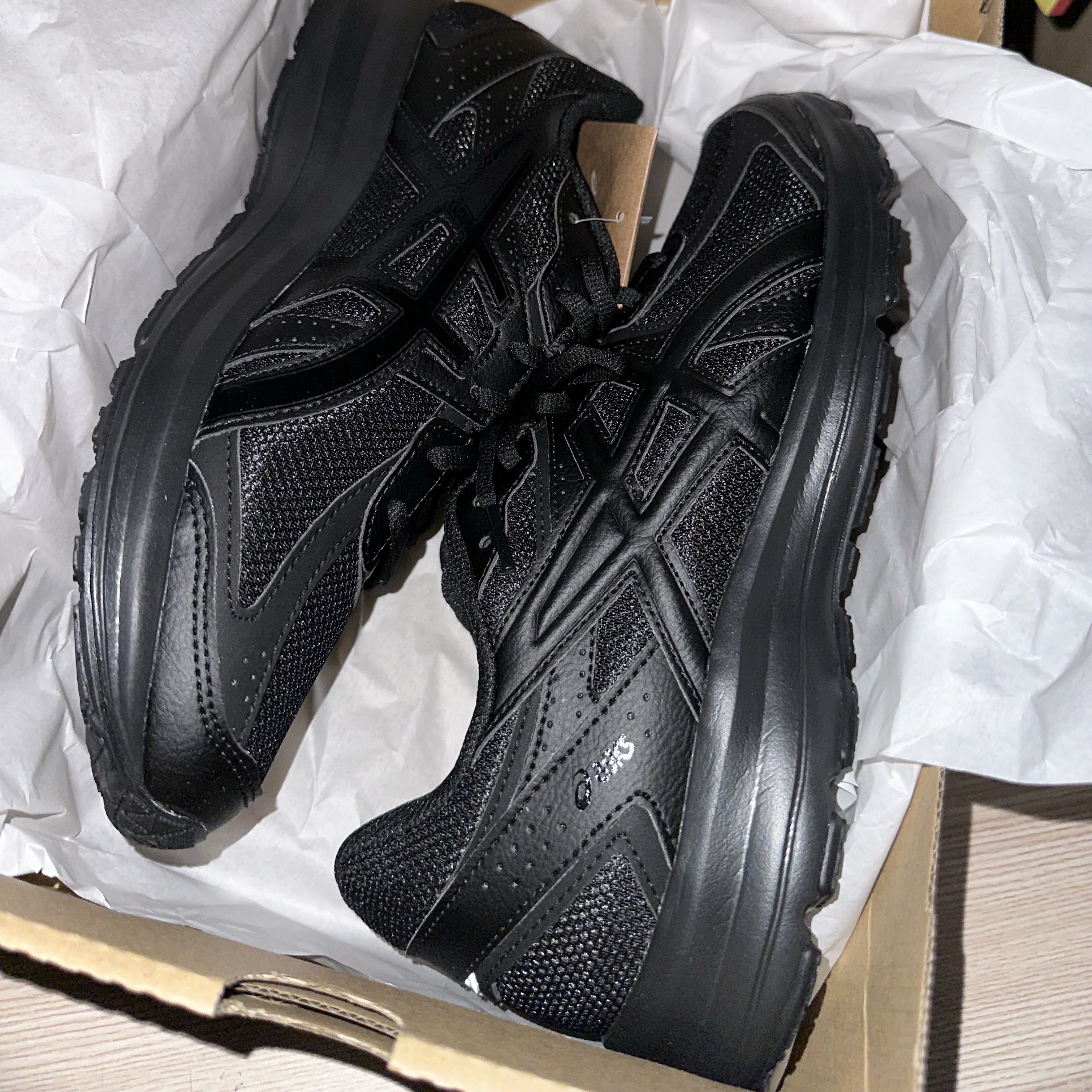 Asics Jog 100 S Black - 2E Wide 착용 스타일