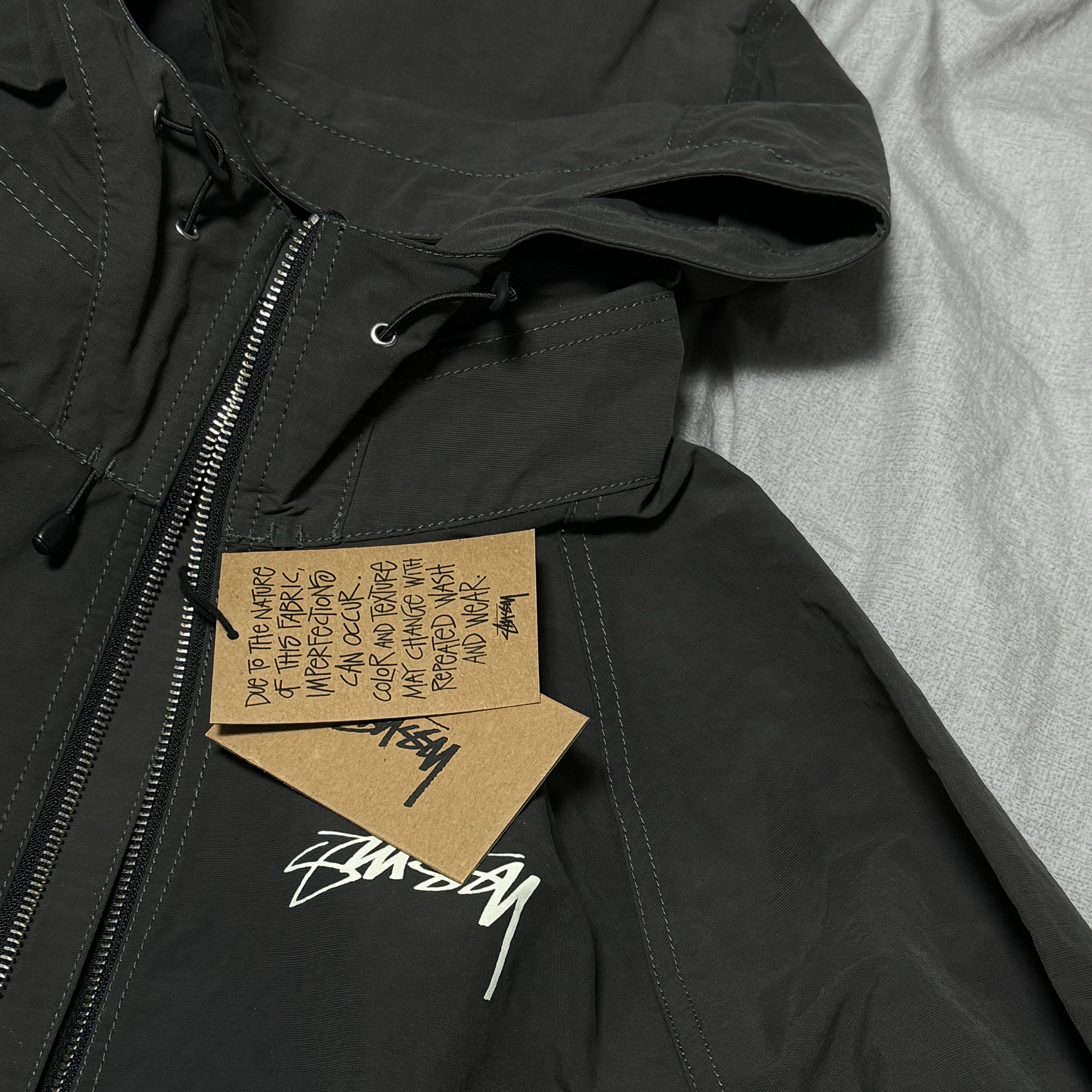 Stussy Wave Dye Beach Shell Jacket Black 착용 스타일