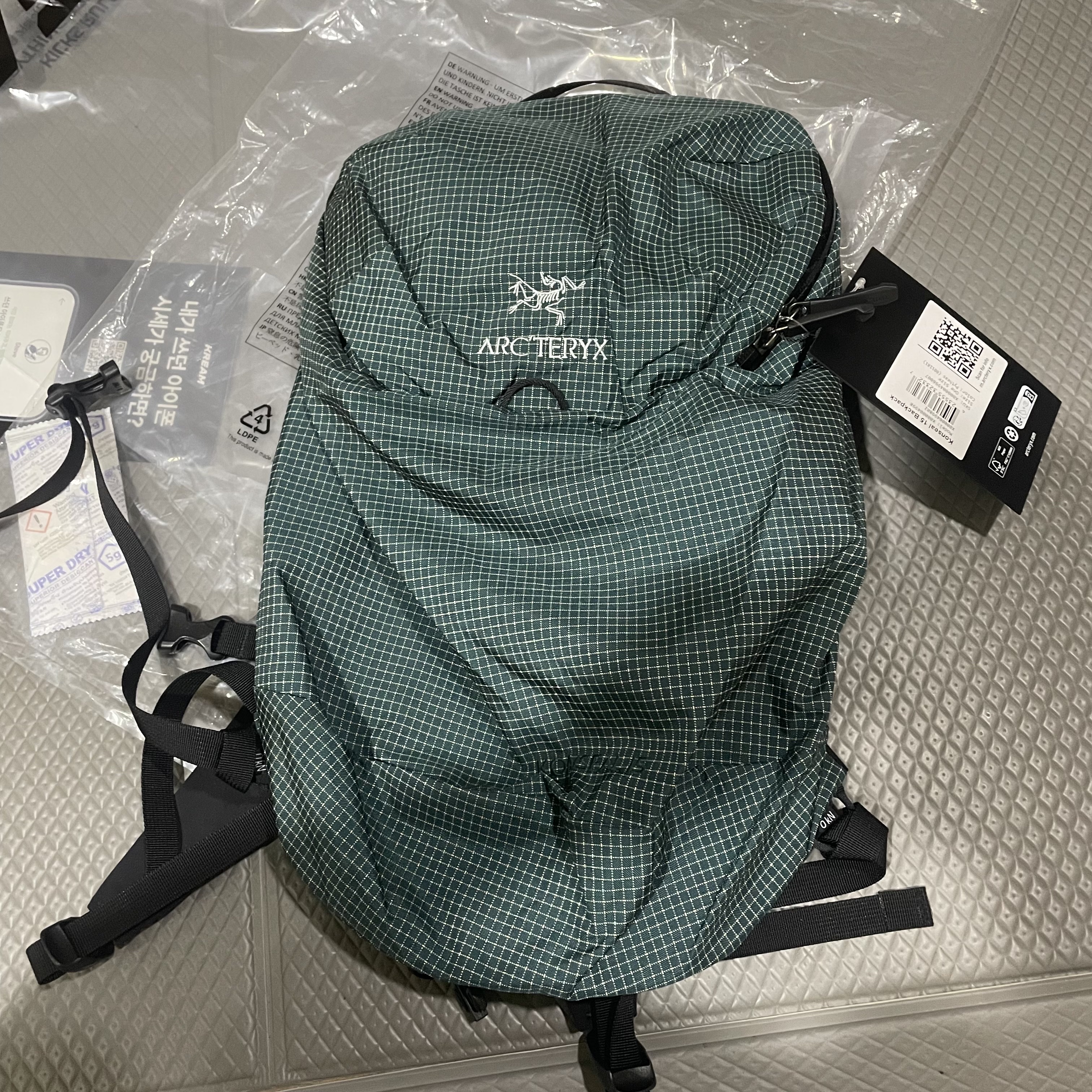 Arc'teryx Konseal 15 Backpack Pytheas 착용 스타일