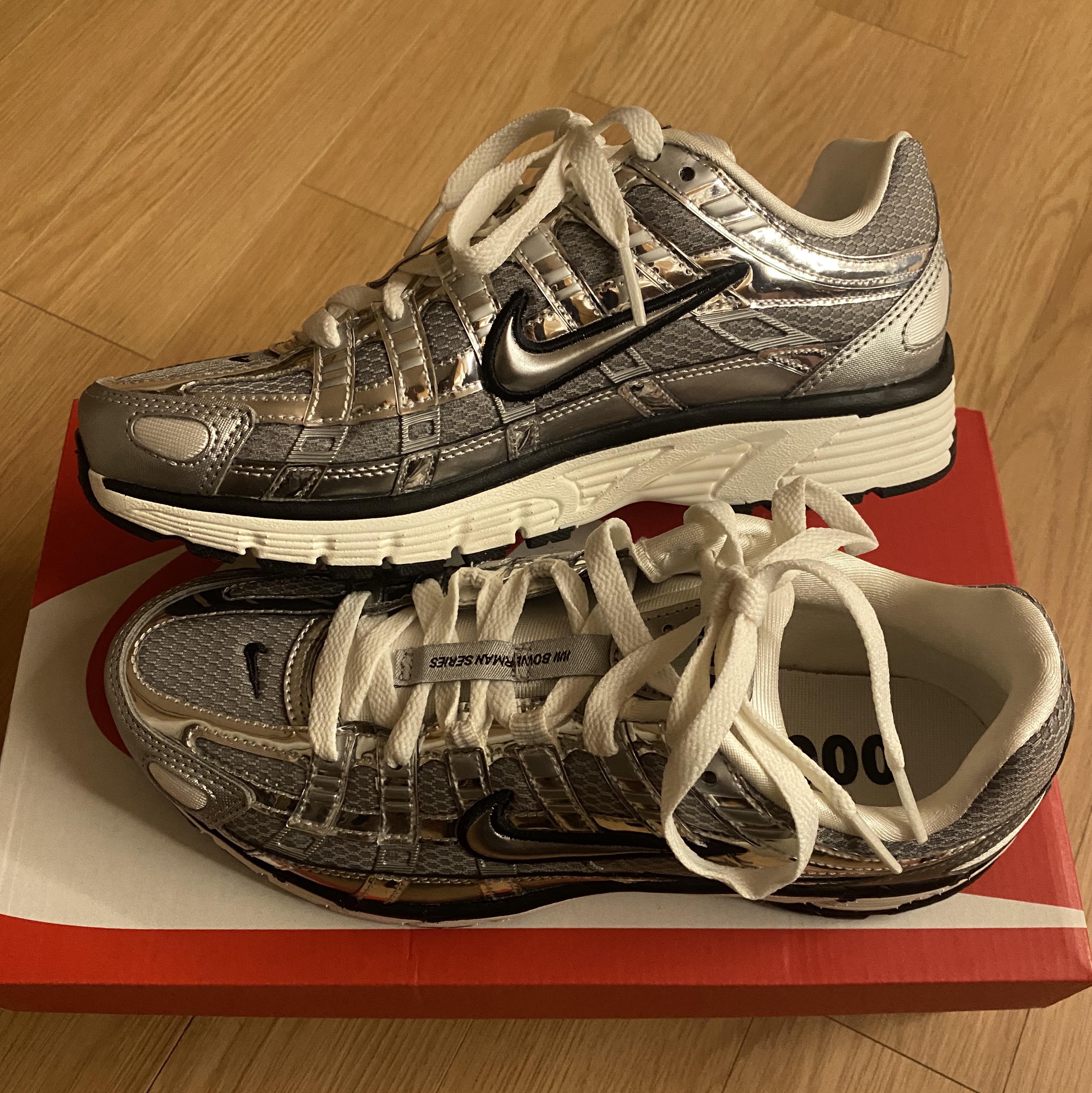 Nike P-6000 Metallic Silver 착용 스타일