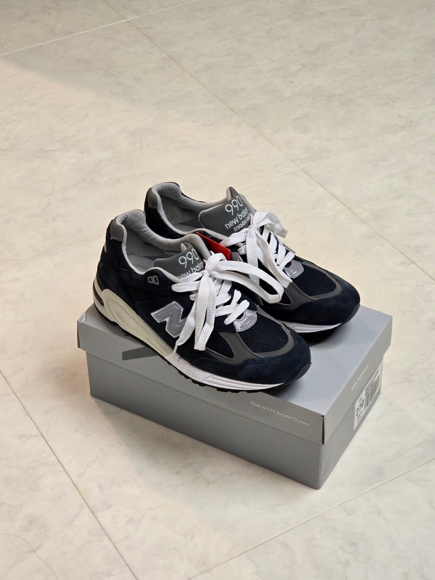 New Balance 990v2 Made in USA Navy 착용 스타일 - 2