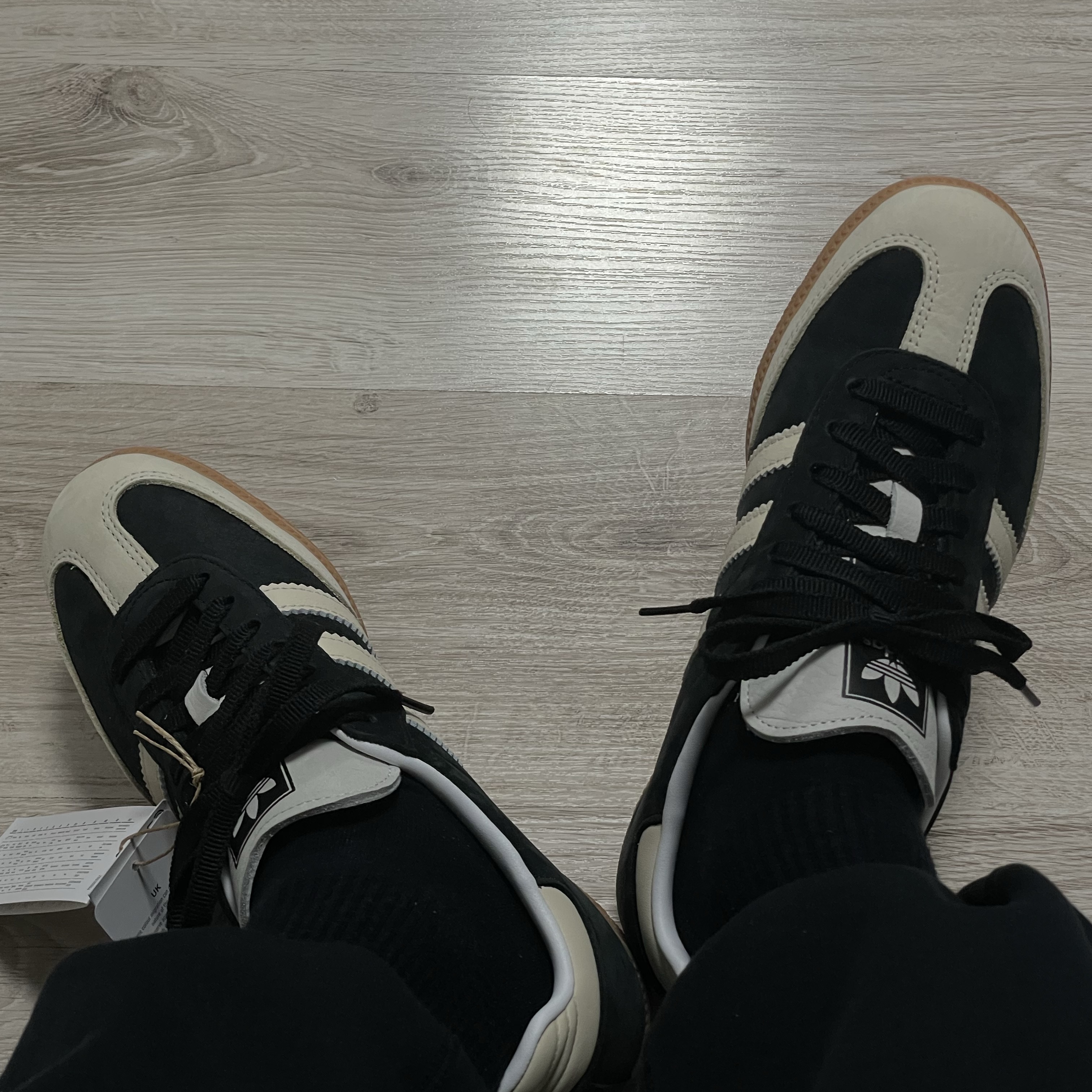 (W) Adidas Samba OG Core Black Wonder White, Nike NSW Tech Fleece Reimagined Loose Fit Open Hem Sweatpants Black - US/EU 착용 스타일 - 3