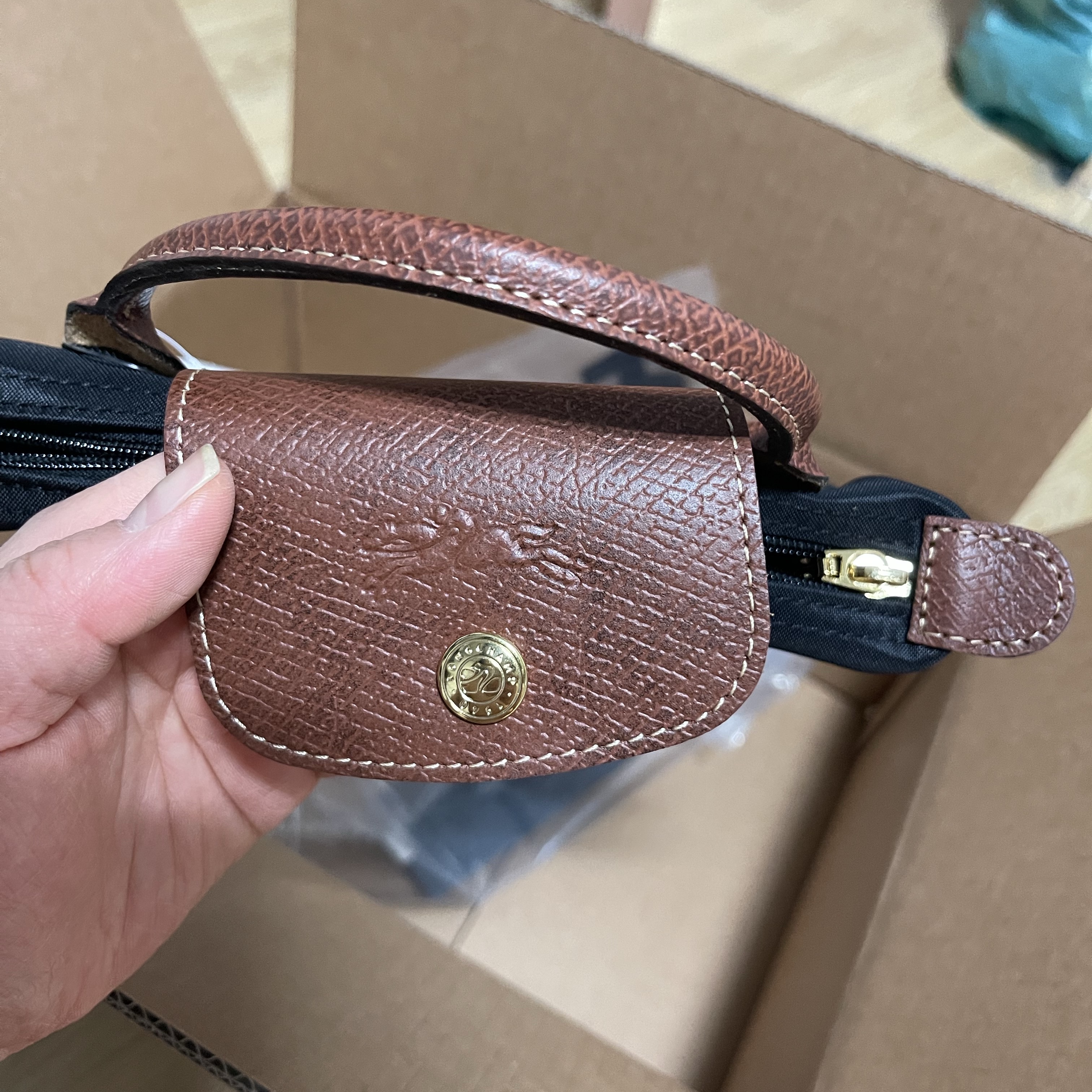 Longchamp Le Pliage Original Handle Pouch Black 착용 스타일 - 5