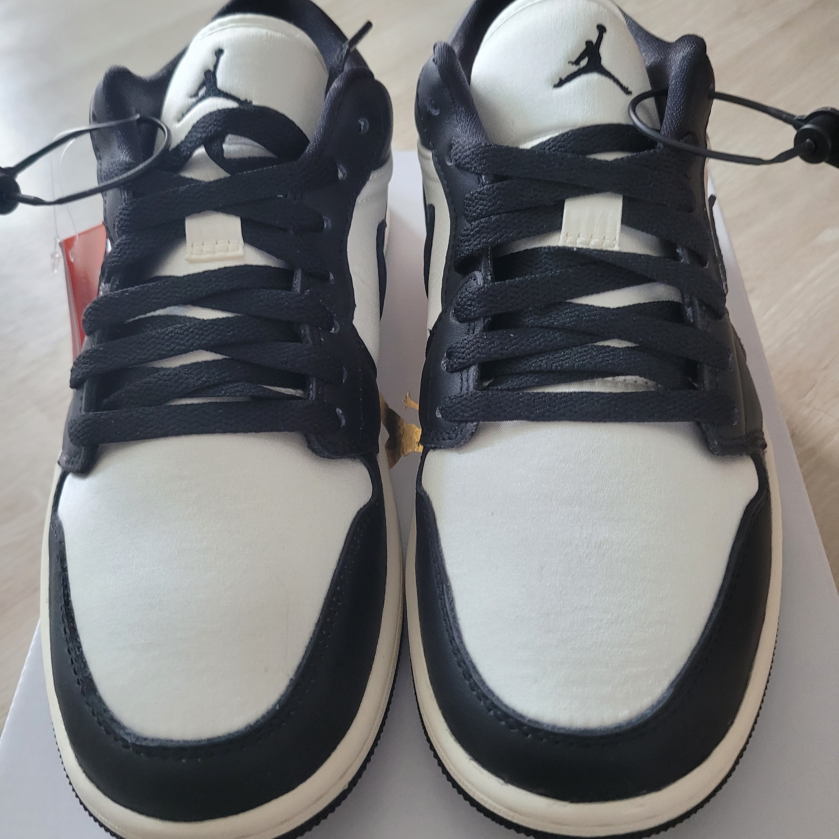 (W) Jordan 1 Low SE Sail Black 착용 스타일 - 2