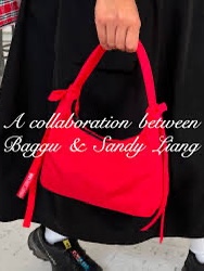 Sandy Liang x Baggu Bow Mini Bag Candy Apple 착용 스타일 - 2