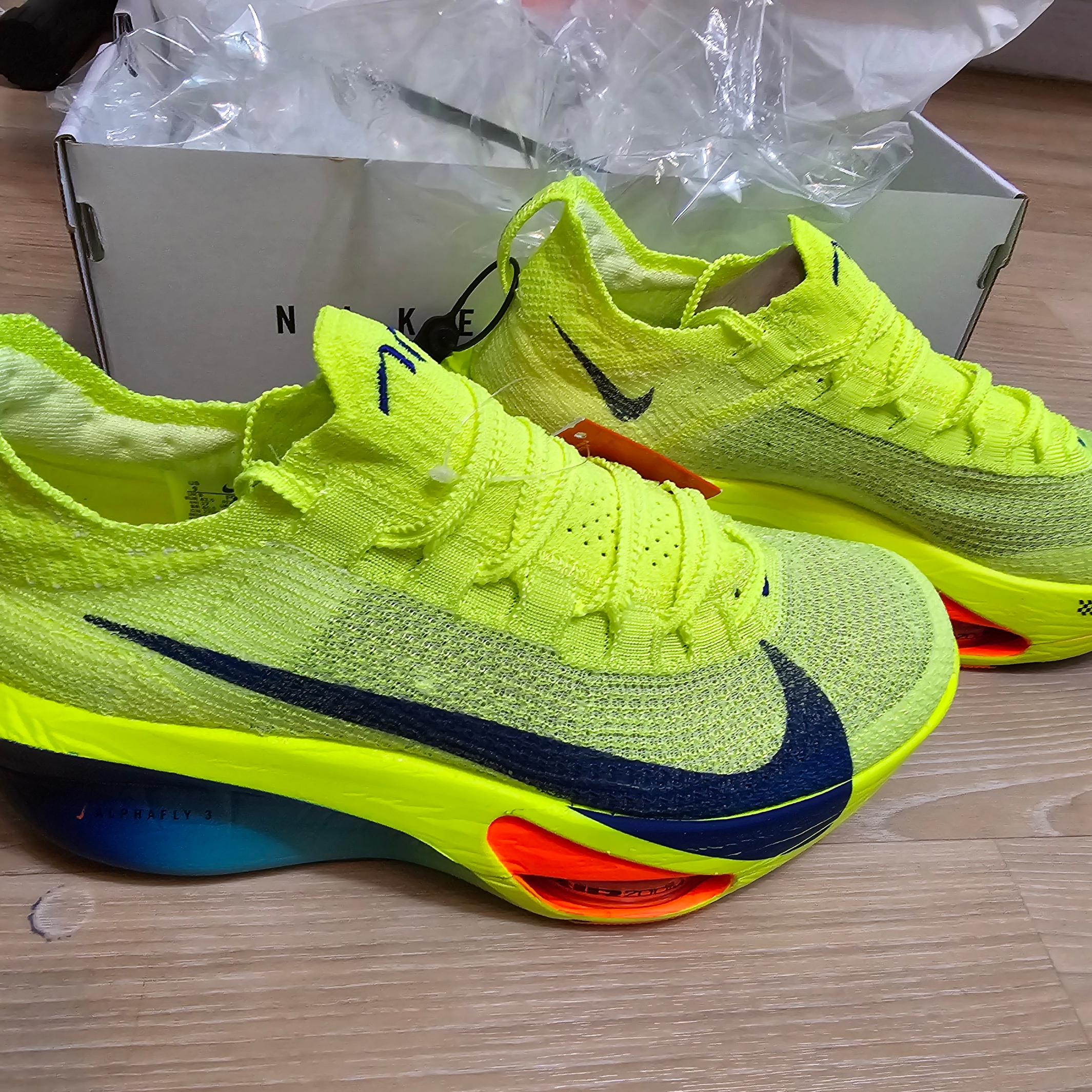 Nike Air Zoom Alphafly Next% 3 Volt 착용 스타일 - 4