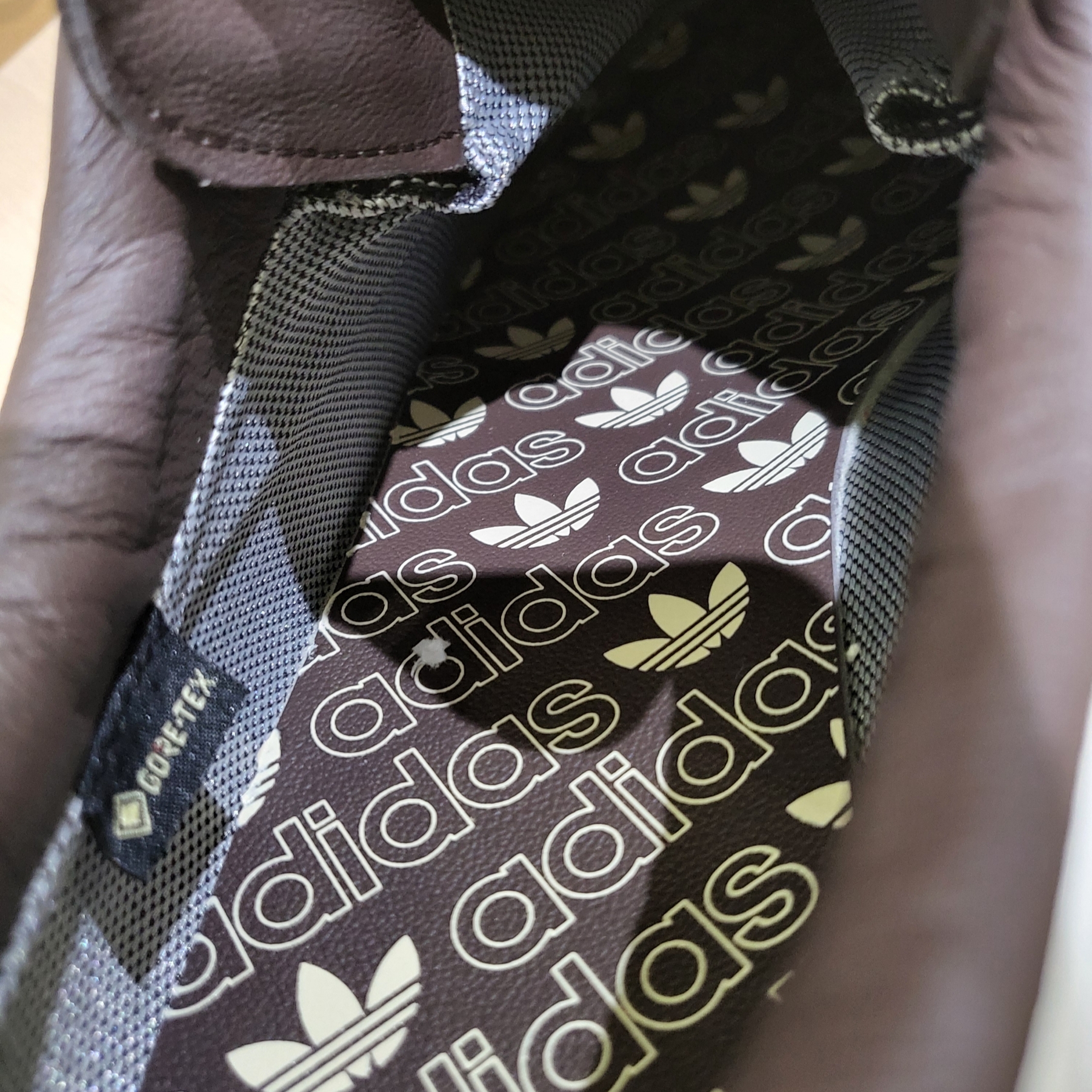 Adidas Bern GTX Dark Brown Cream White 착용 스타일 - 5