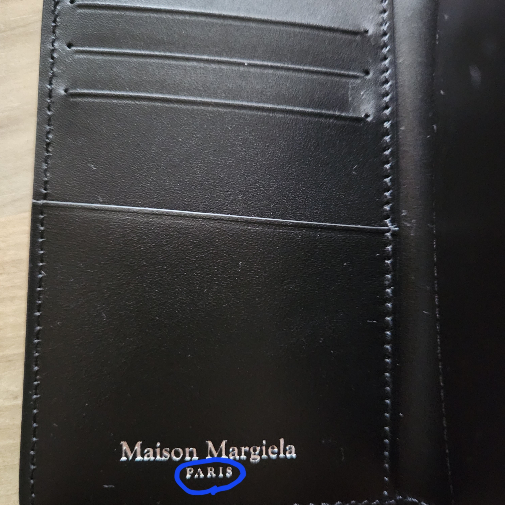 Maison Margiela Leather Bi-Fold Card Holder Black 착용 스타일 - 2
