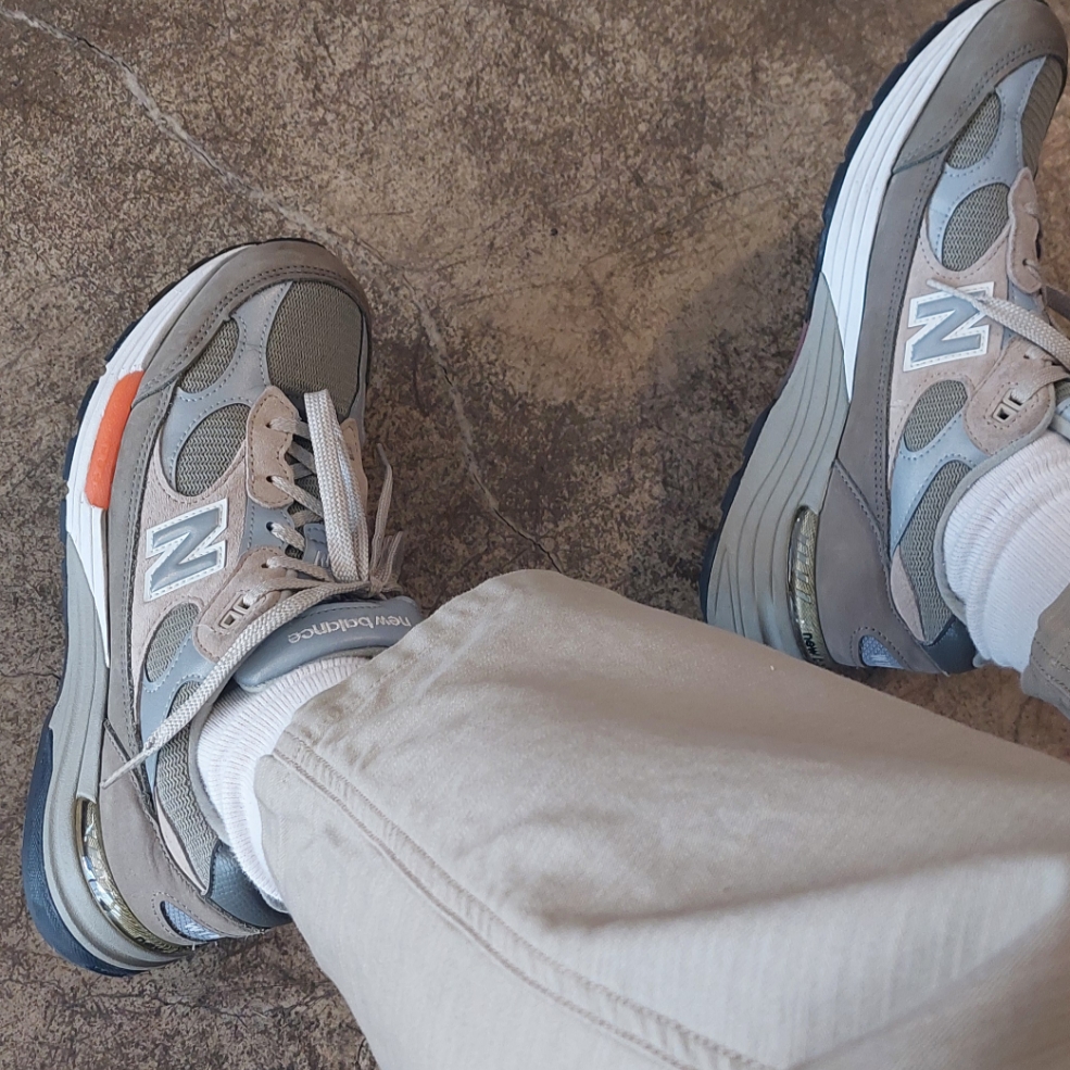 New Balance x WTAPS 992 Made in USA Olive 착용 스타일 - 2