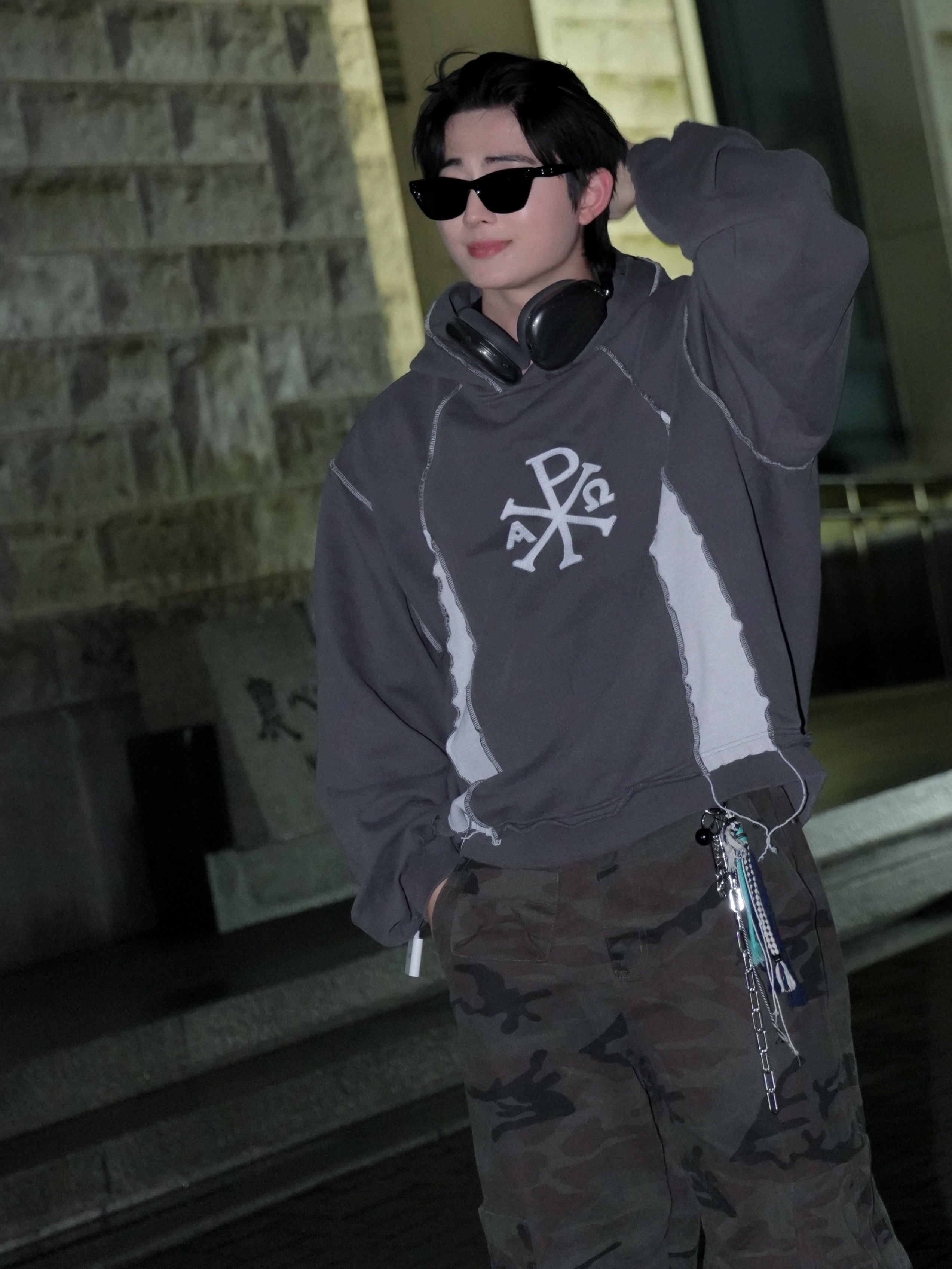 Maison Mihara Yasuhiro Blakey OG Sole Canvas Low-top Sneakers White, Karactor Lumping Cargo Pants Camo 착용 스타일 - 4