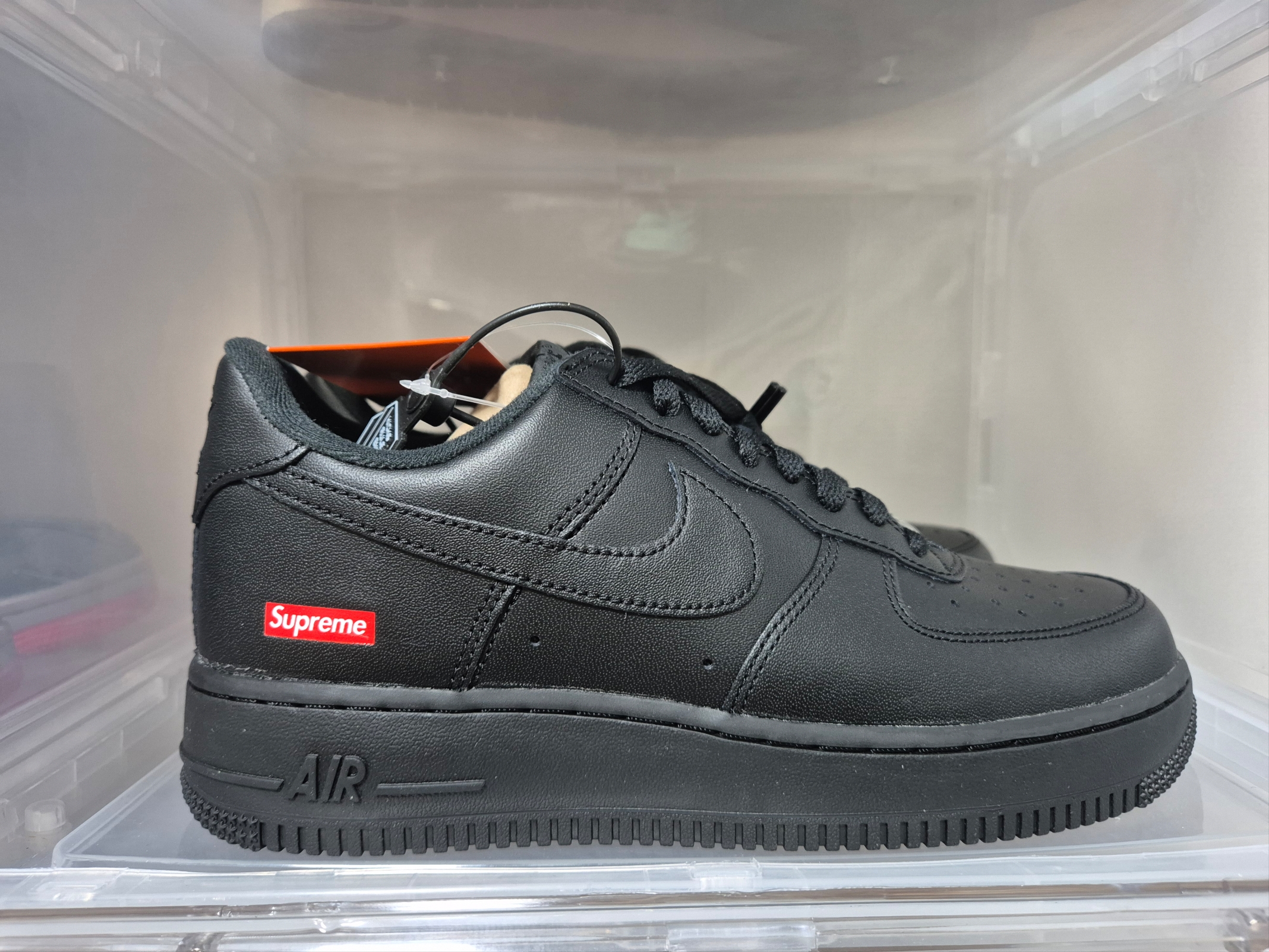 Nike x Supreme Air Force 1 Low Black 착용 스타일