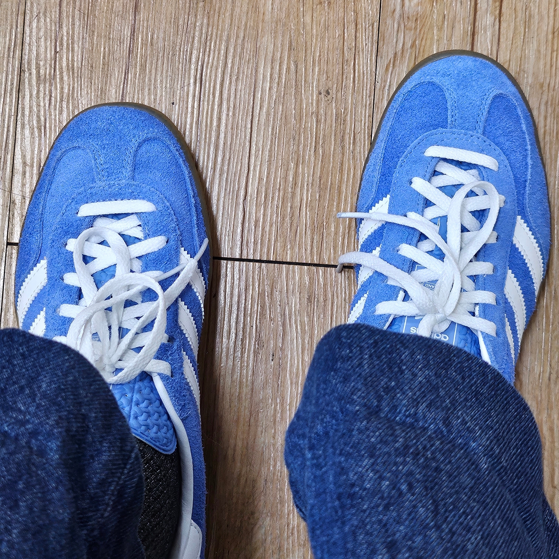 (W) Adidas Gazelle Indoor Blue Fusion Cloud White 착용 스타일