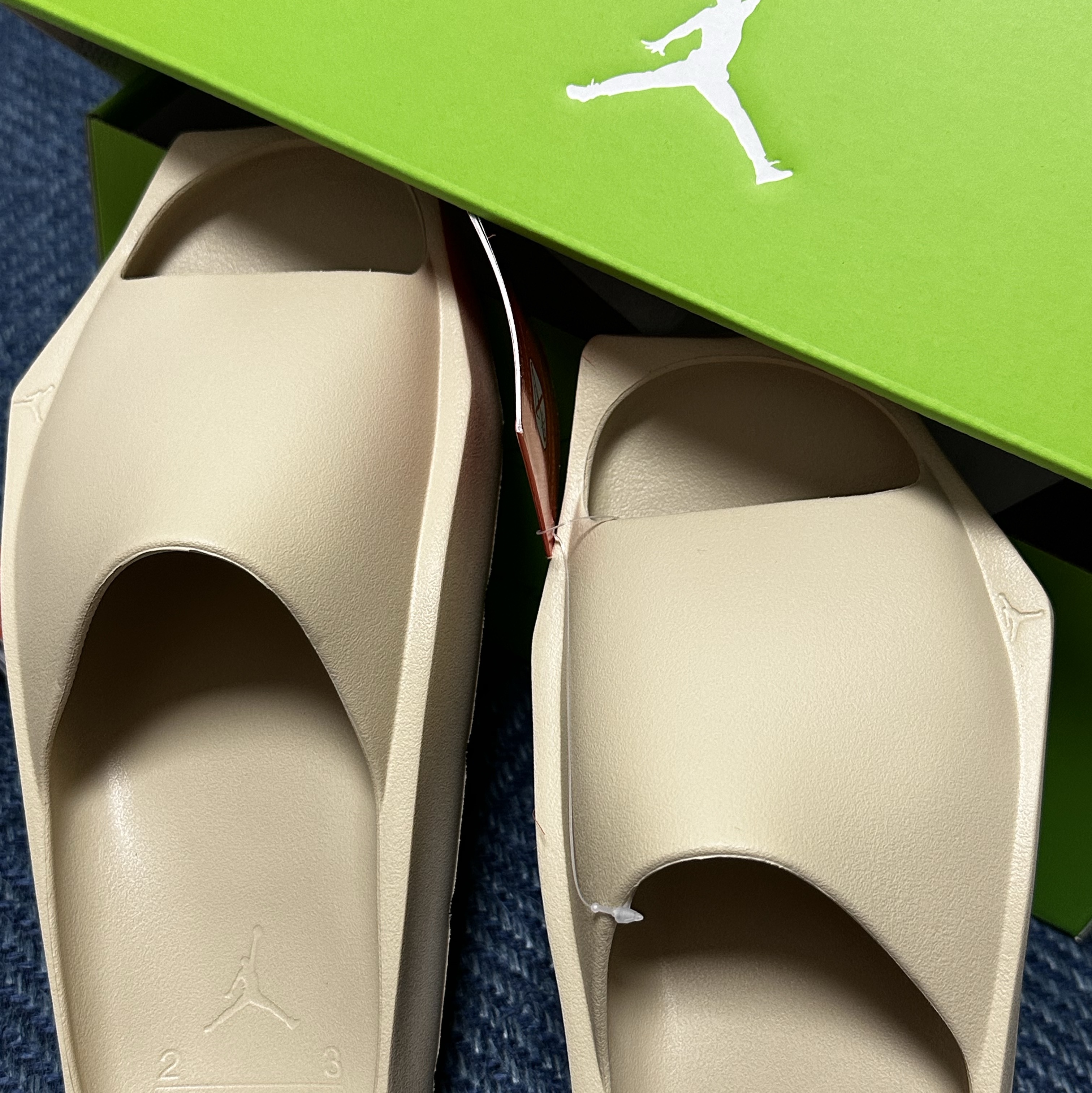 (W) Jordan Hex Slide Team Gold 착용 스타일