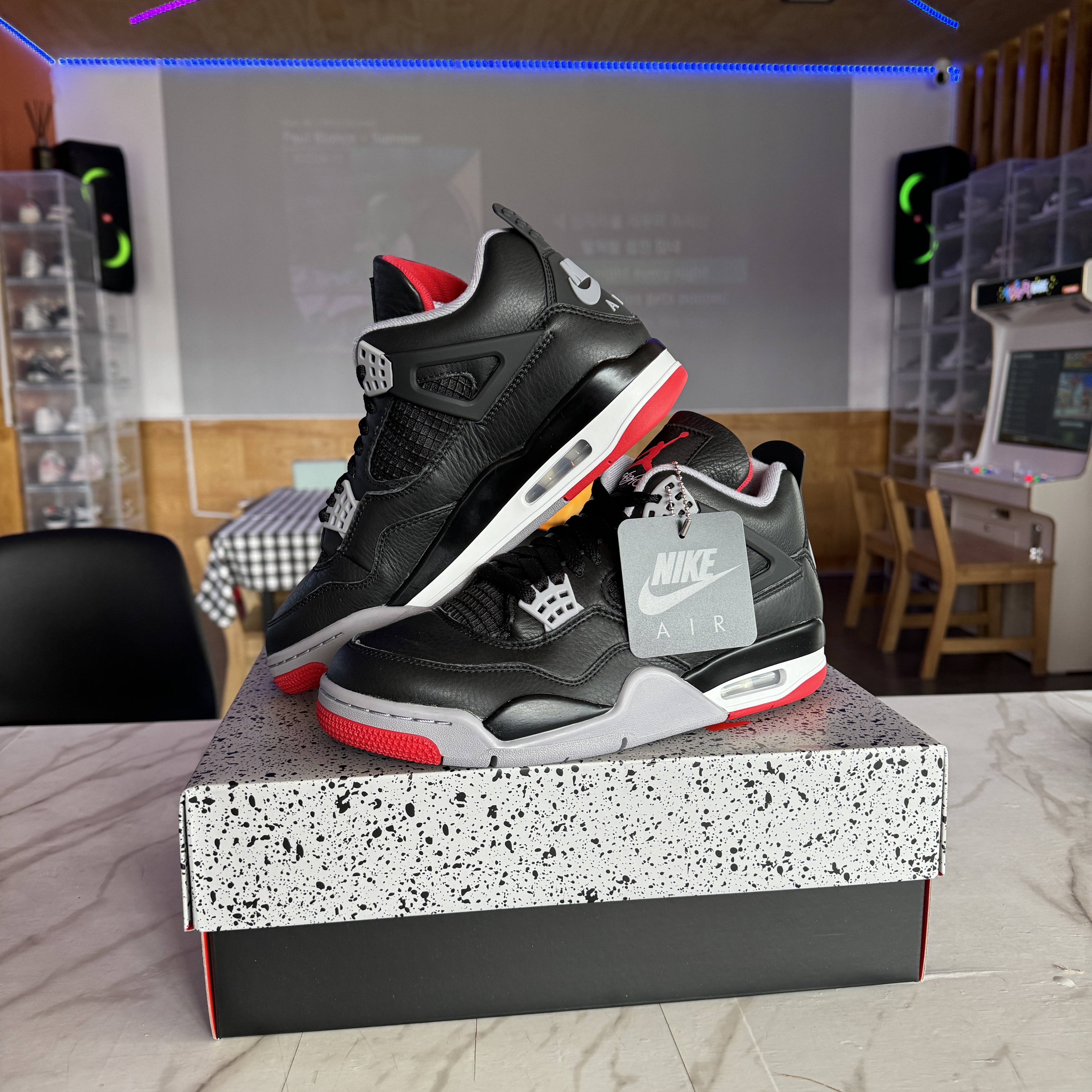 Jordan 4 Retro Bred Reimagined 착용 스타일 - 2