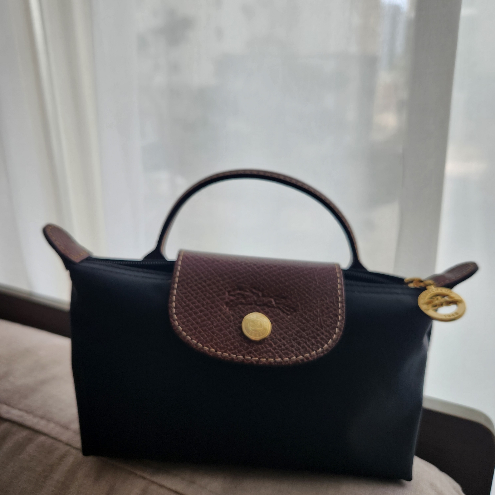 Longchamp Le Pliage Original Handle Pouch Black 착용 스타일 - 3