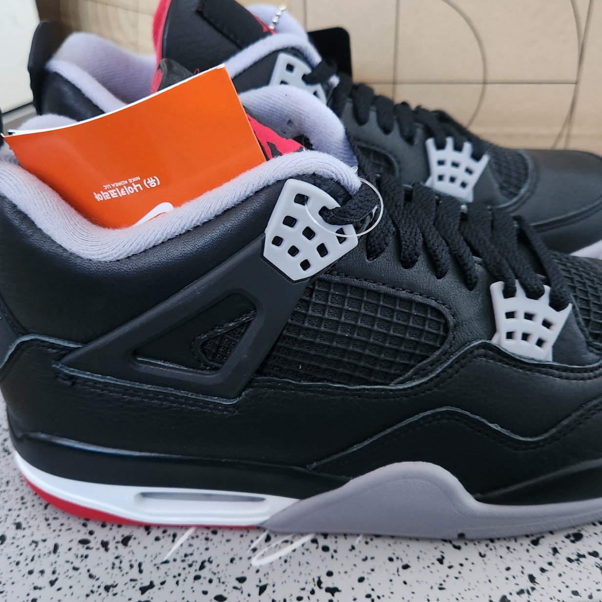 Jordan 4 Retro Bred Reimagined 착용 스타일 - 2