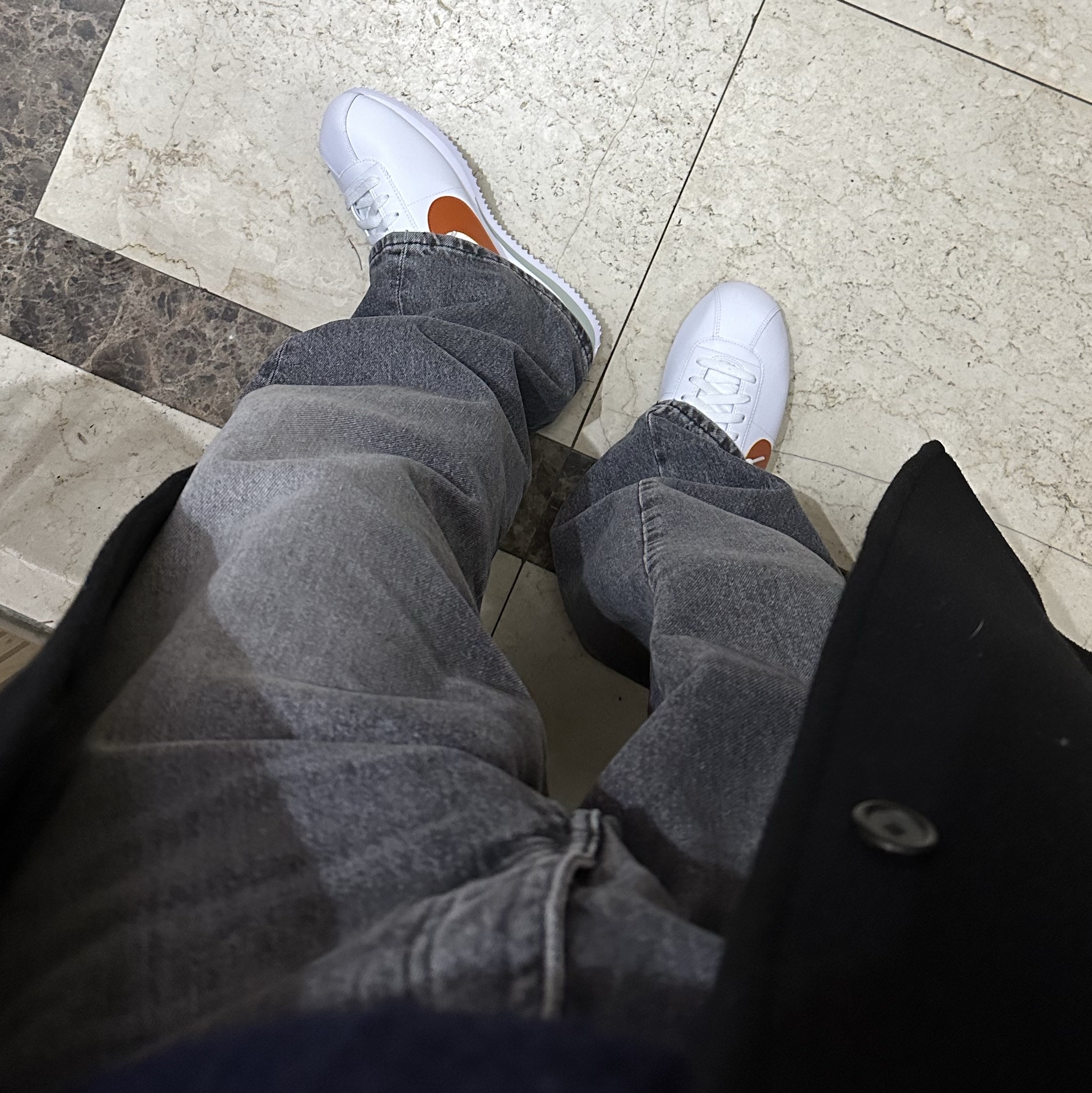 Nike Cortez White Campfire Orange 착용 스타일 - 4