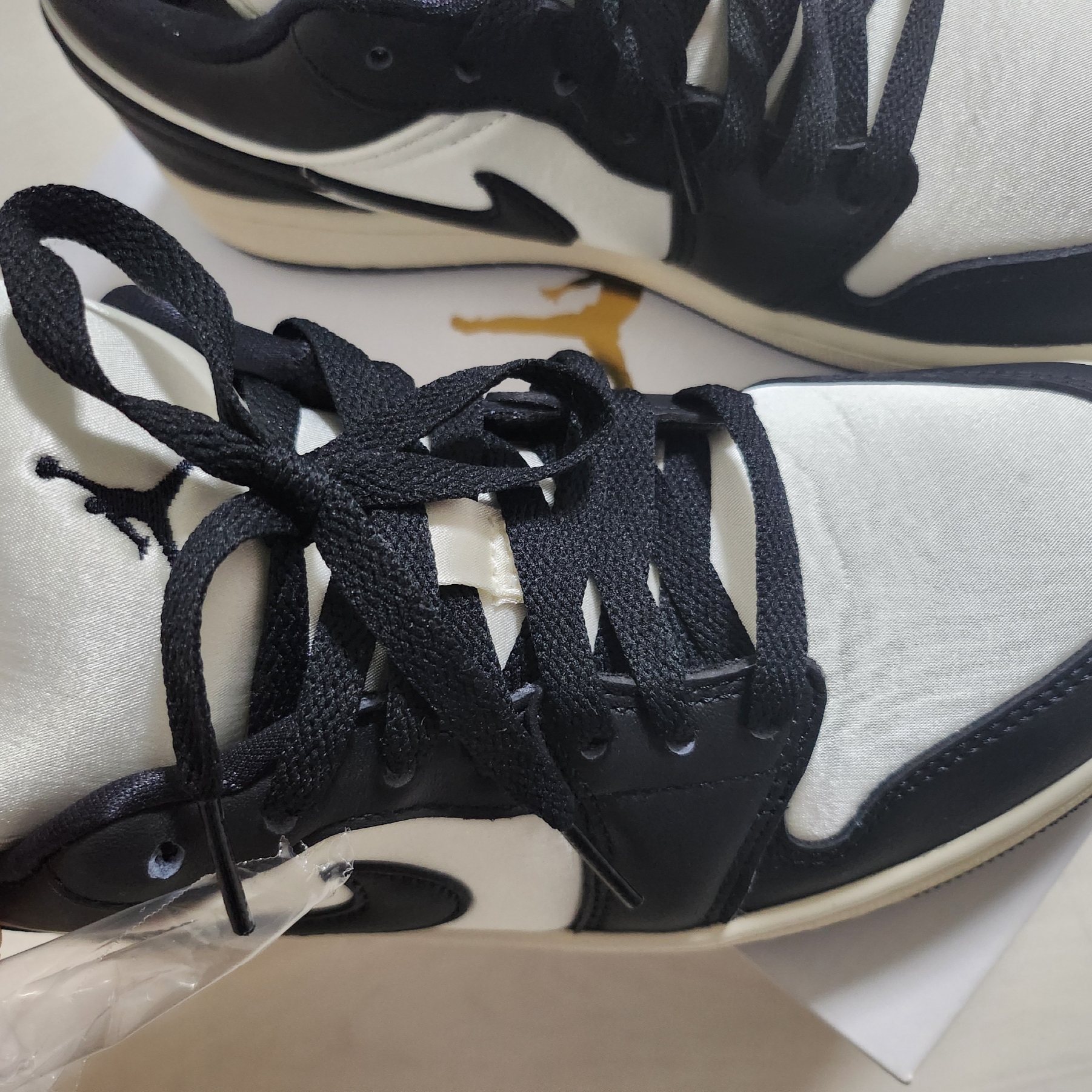 (W) Jordan 1 Low SE Sail Black 착용 스타일 - 2